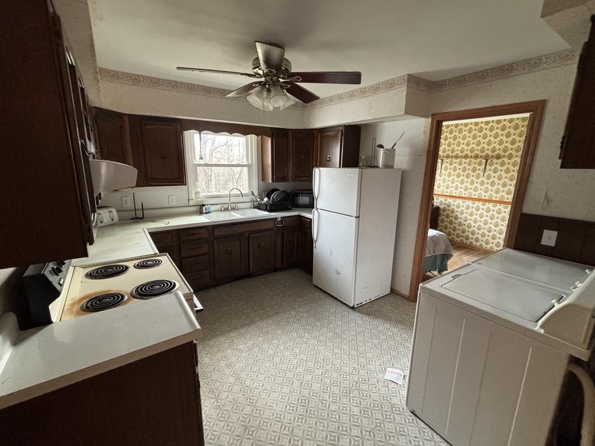 Contractor and Professionals house photo 3