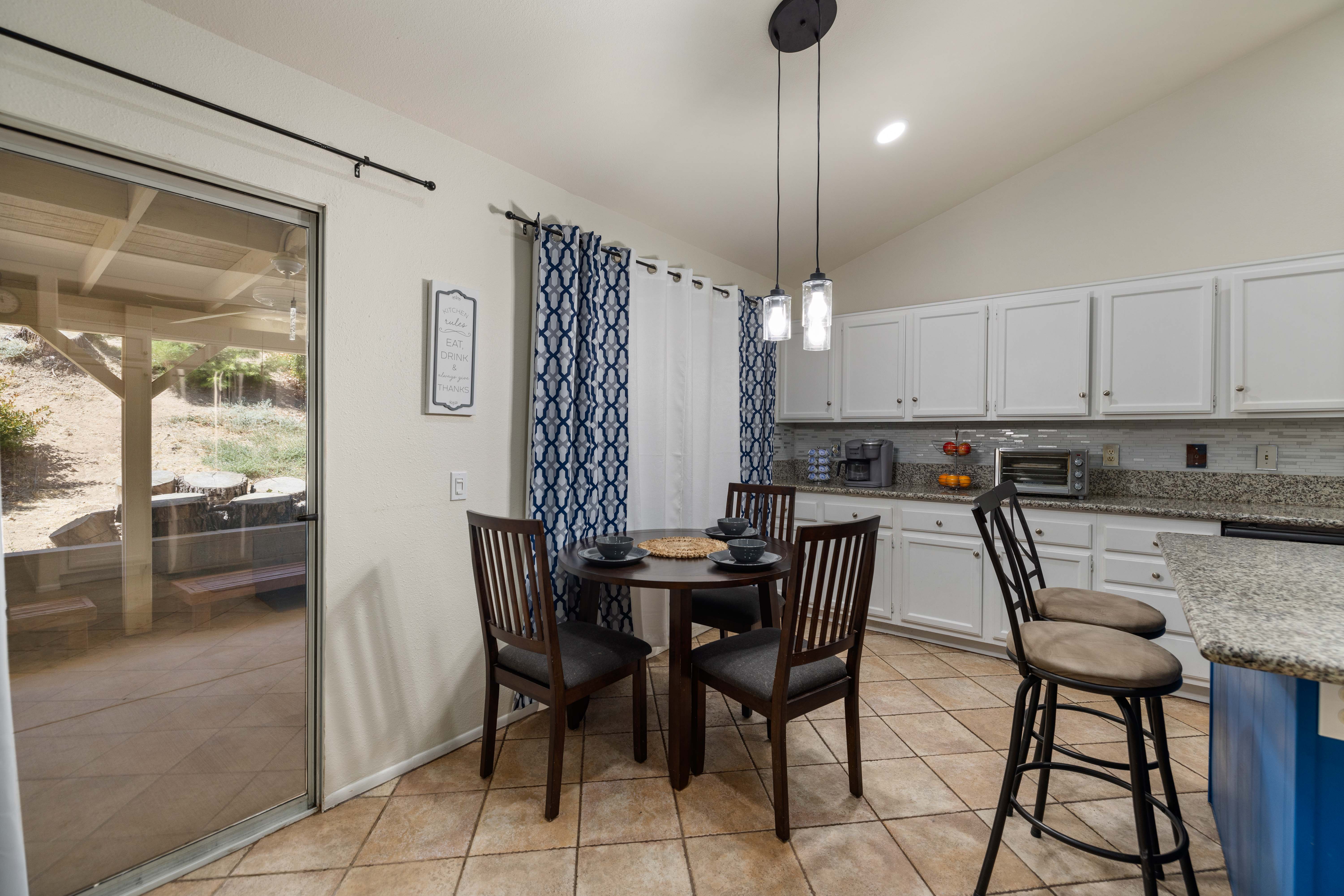 Spacious Retreat on Chalfont Ln, Palmdale, CA photo 5