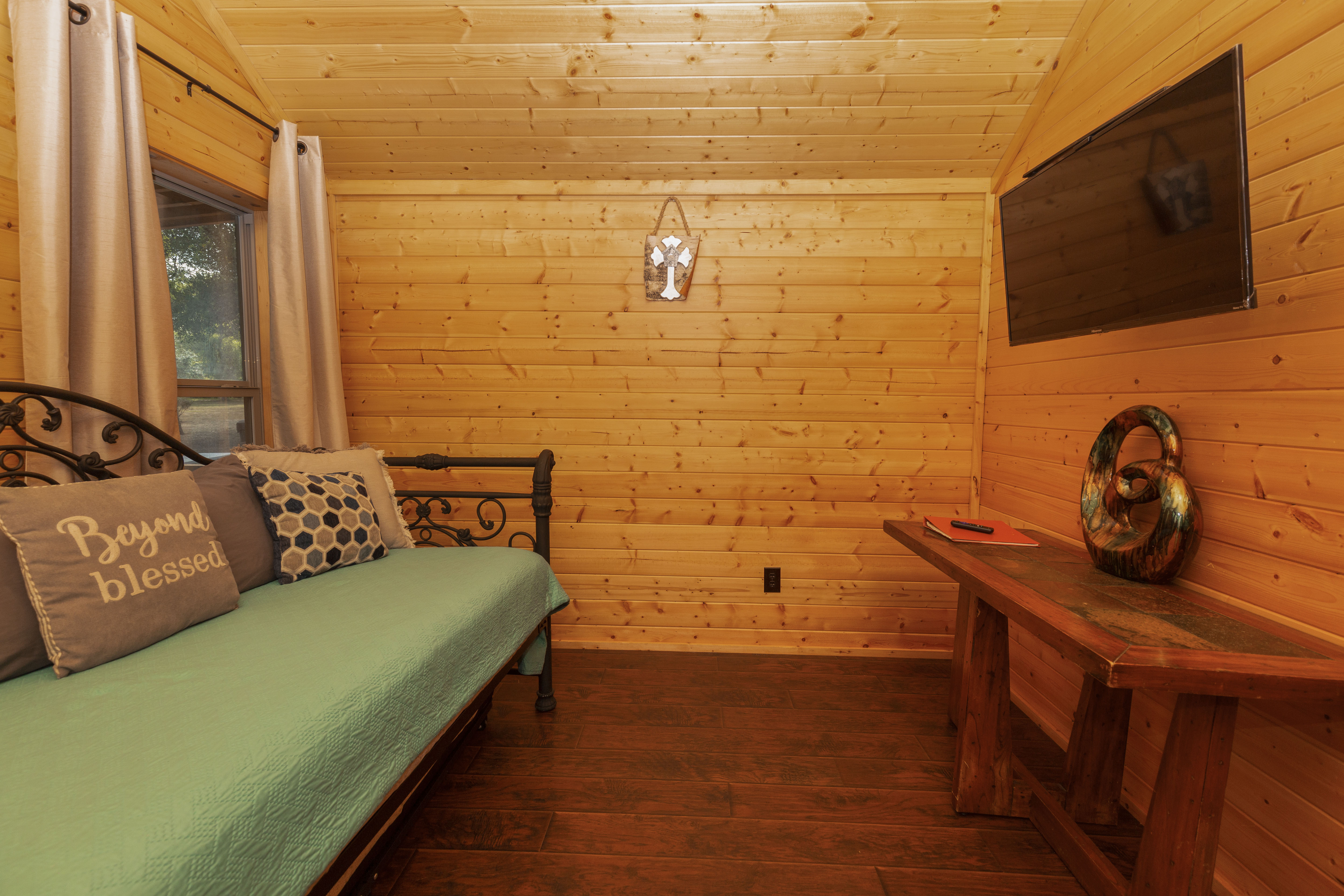 Cozy Log Cabin 12 photo 2