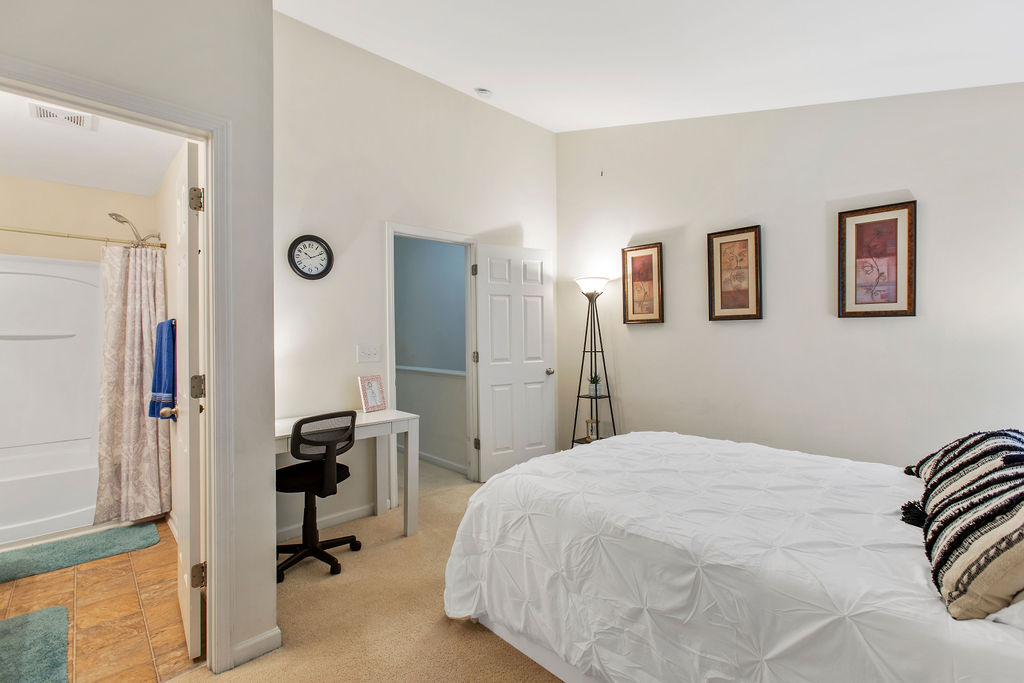 2 Bedroom Townhouse in North Raleigh/Pool/Greenway photo 3