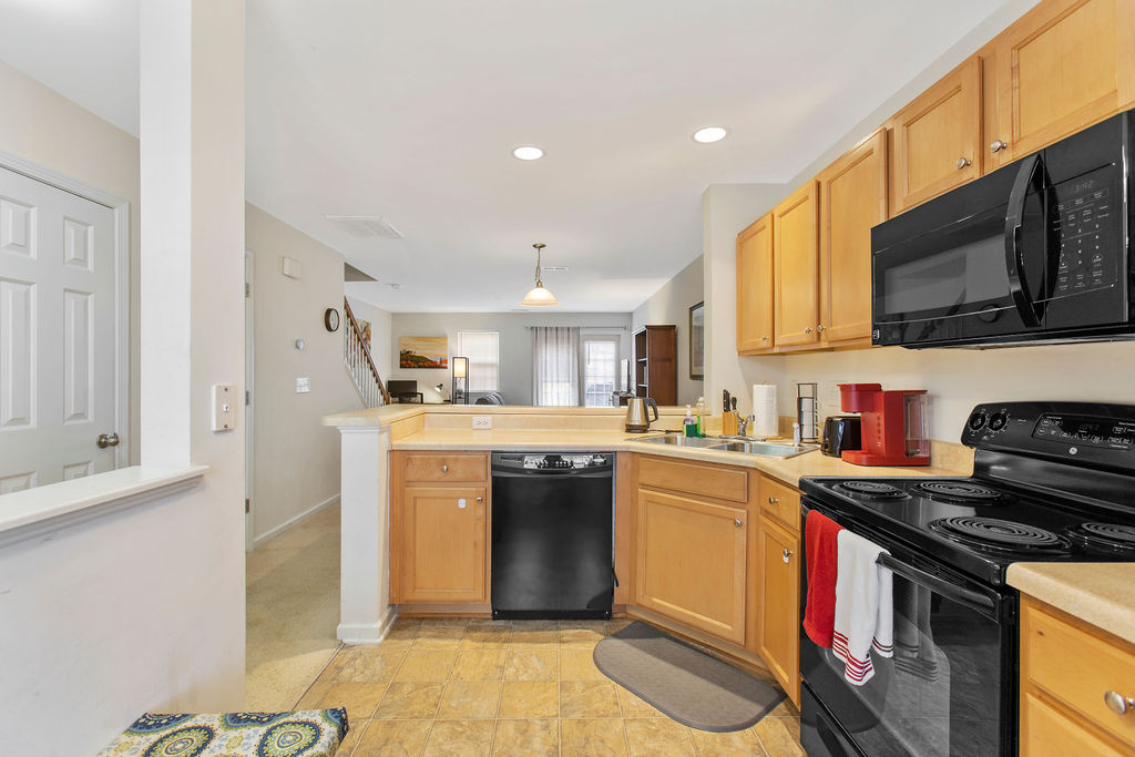 2 Bedroom Townhouse in North Raleigh/Pool/Greenway photo 5