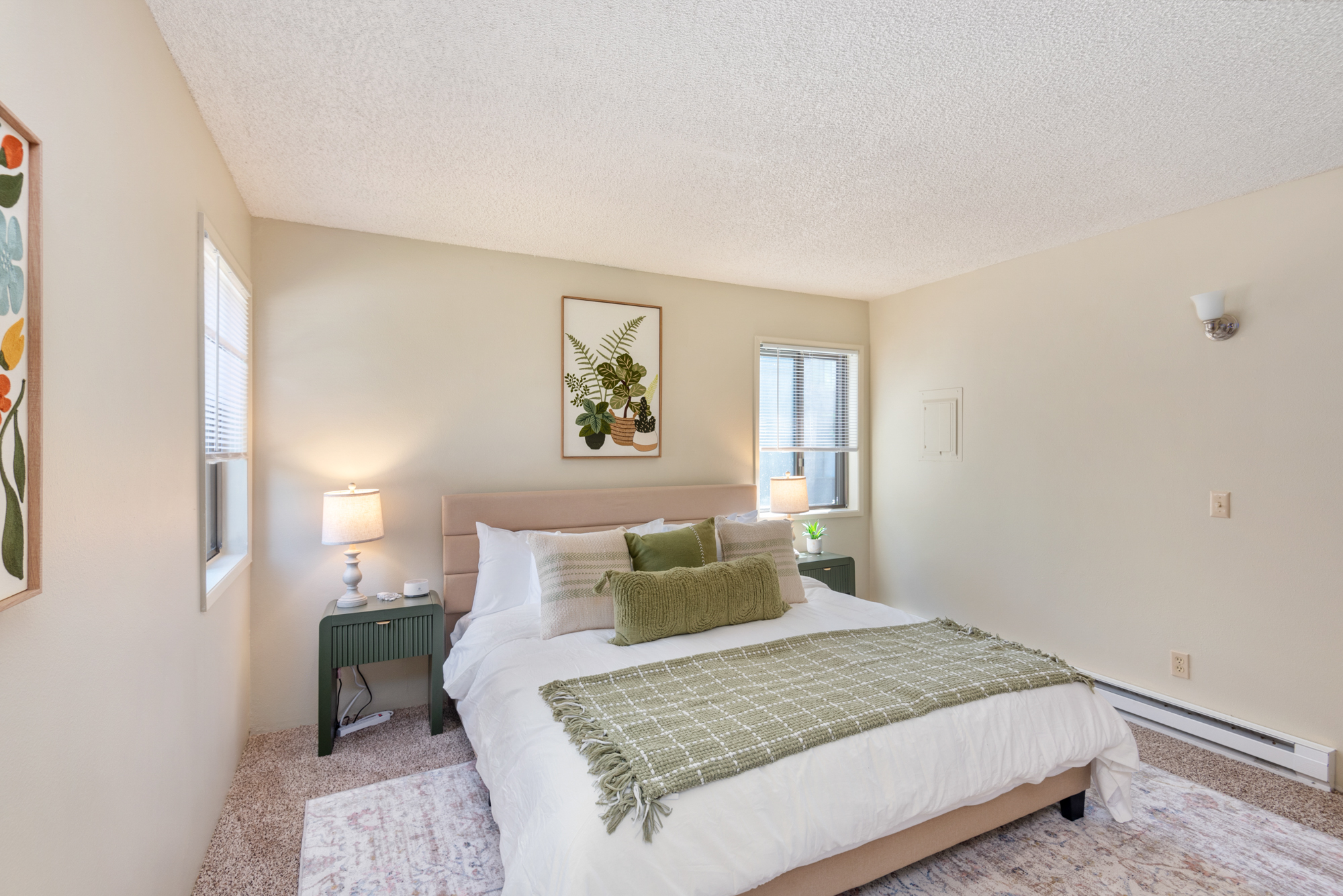 Spacious 1st Floor, Balcony, Off street Parking photo 3