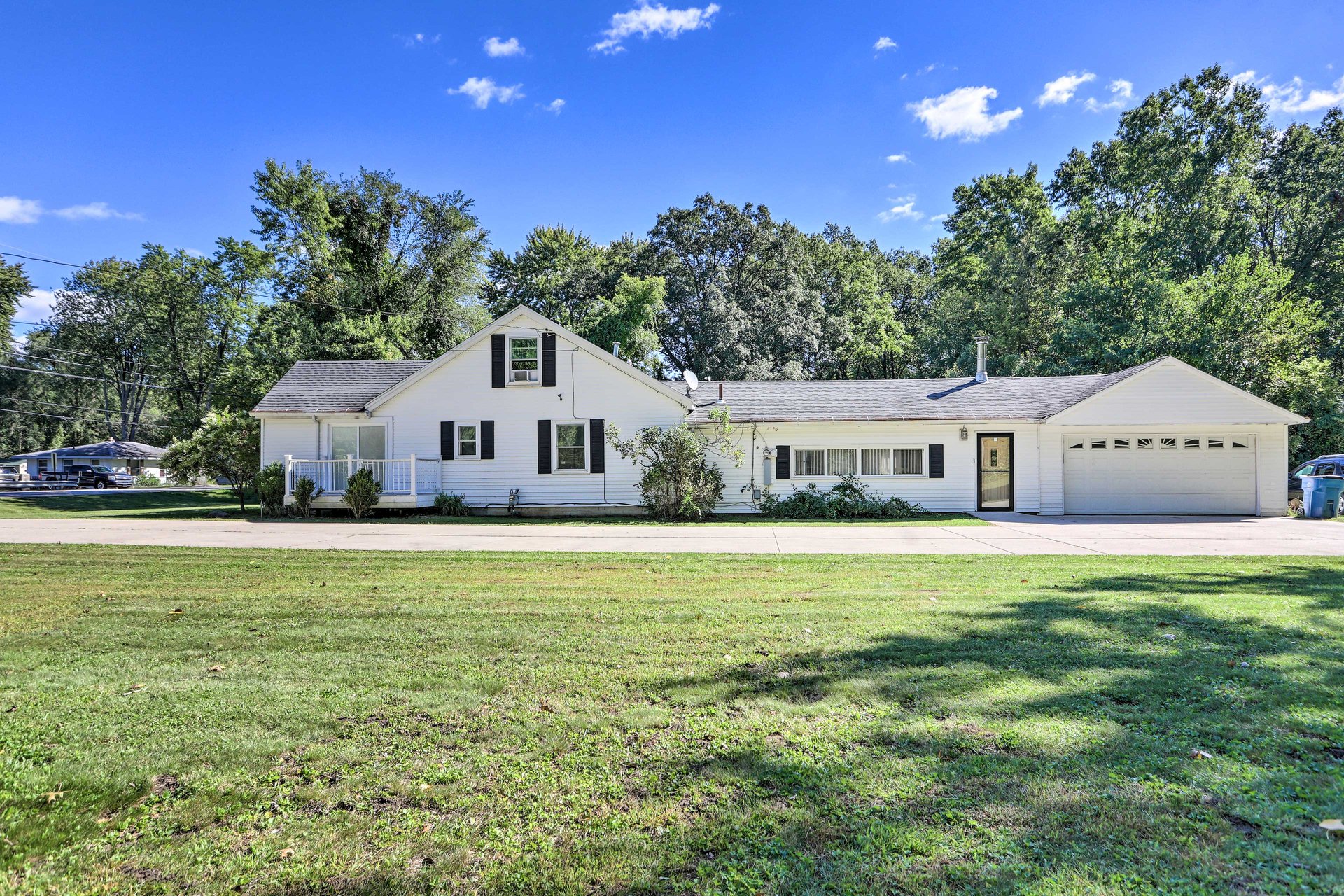 Nature Lover’s Haven  Spacious 4BR Retreat on 5  photo 2