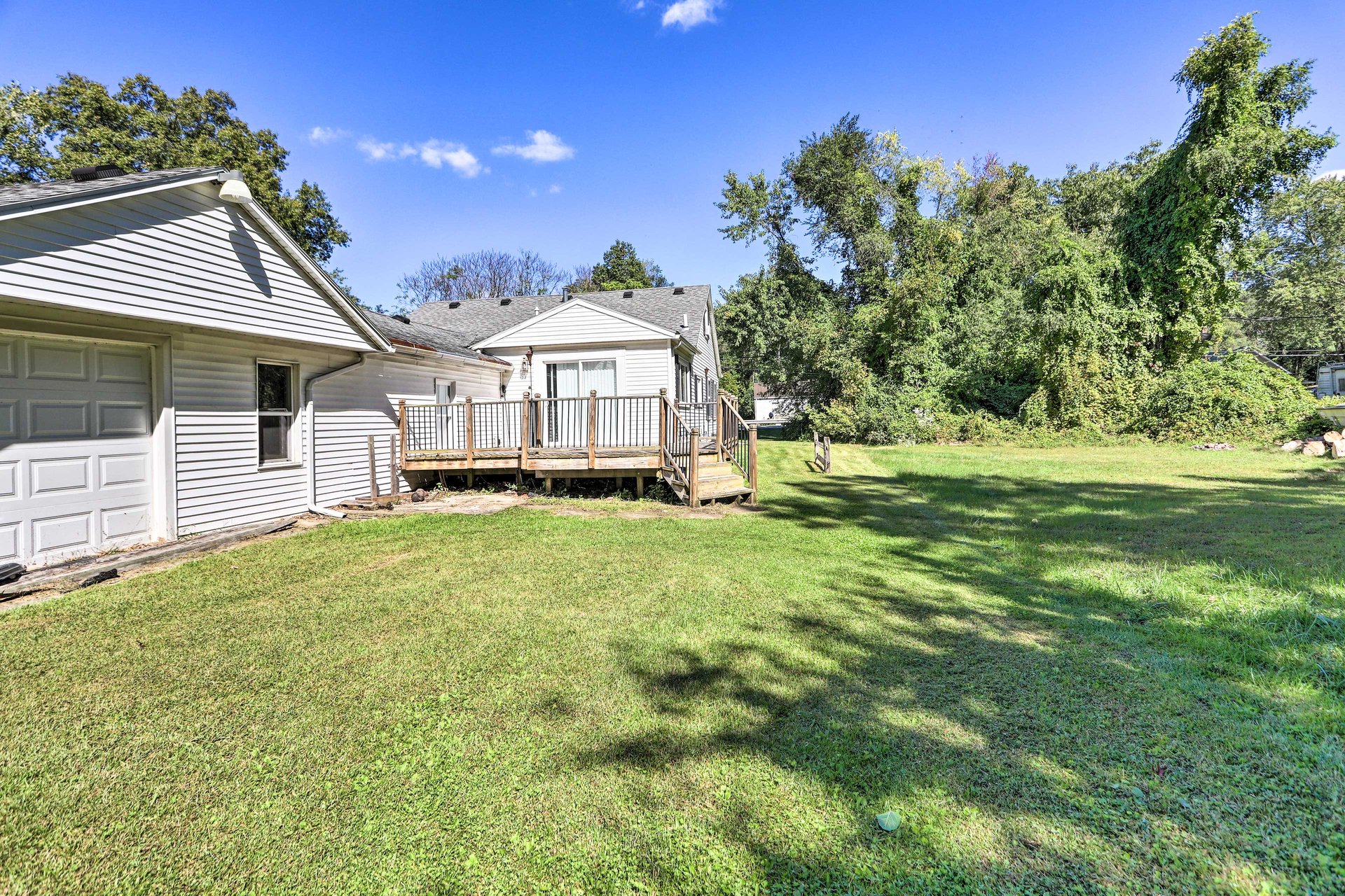 Nature Lover’s Haven  Spacious 4BR Retreat on 5  photo 3