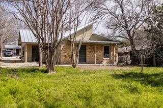 Charming 3-Bedroom Home in Highland District photo 4