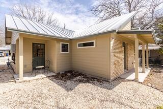 Charming 3-Bedroom Home in Highland District photo 3