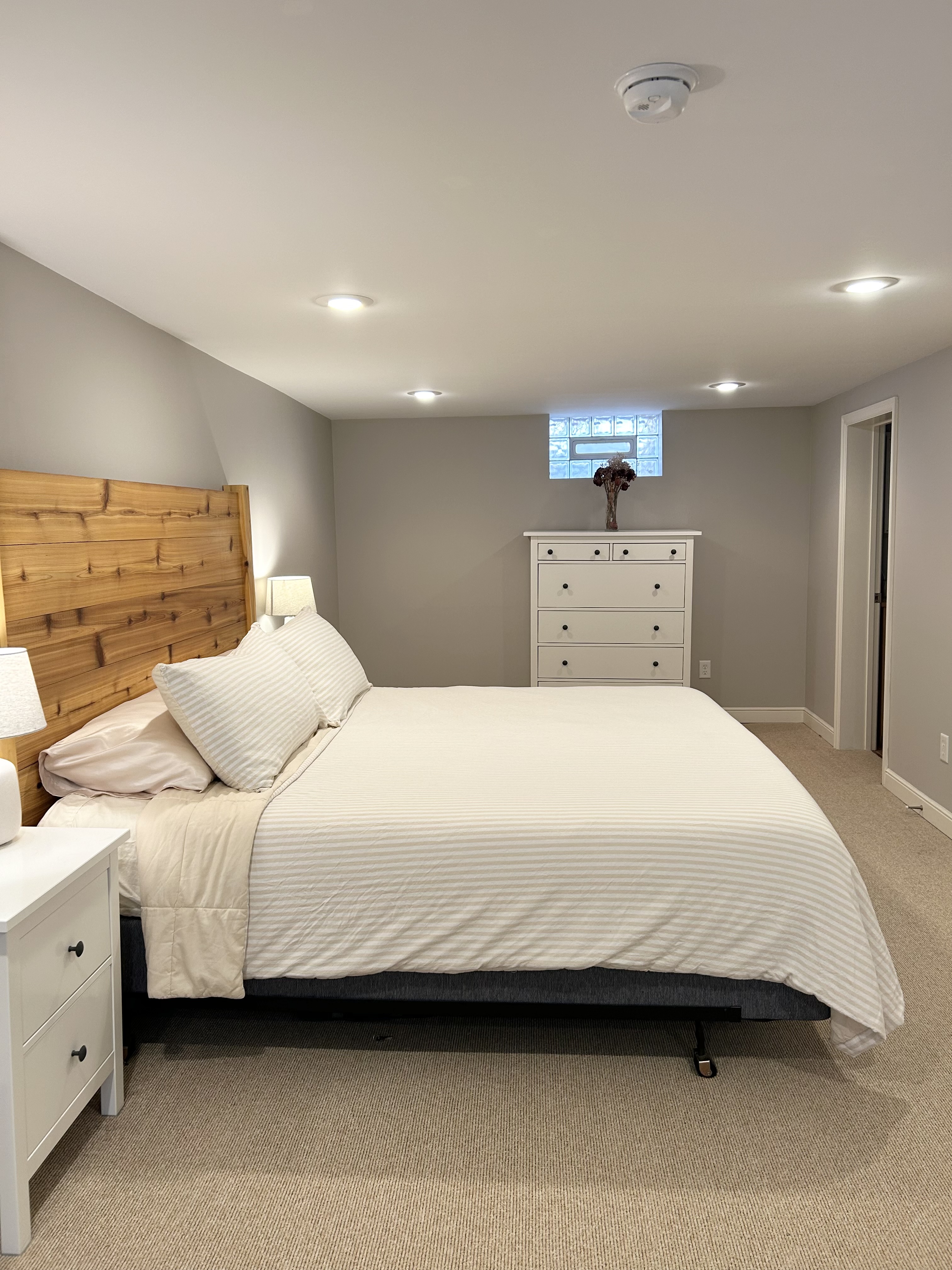 4 BD 2 BA Entire Home photo 2