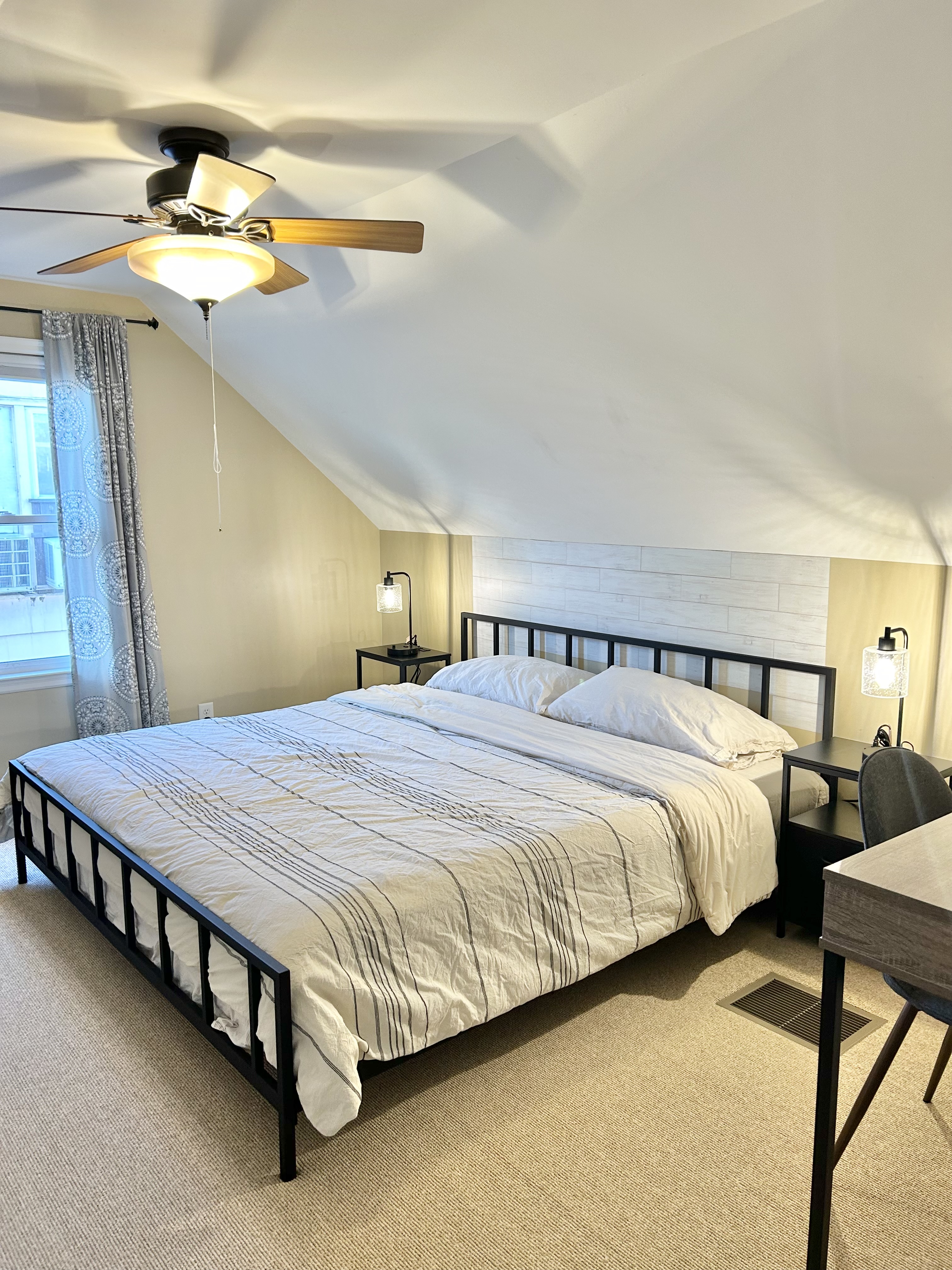 4 BD 2 BA Entire Home photo 4