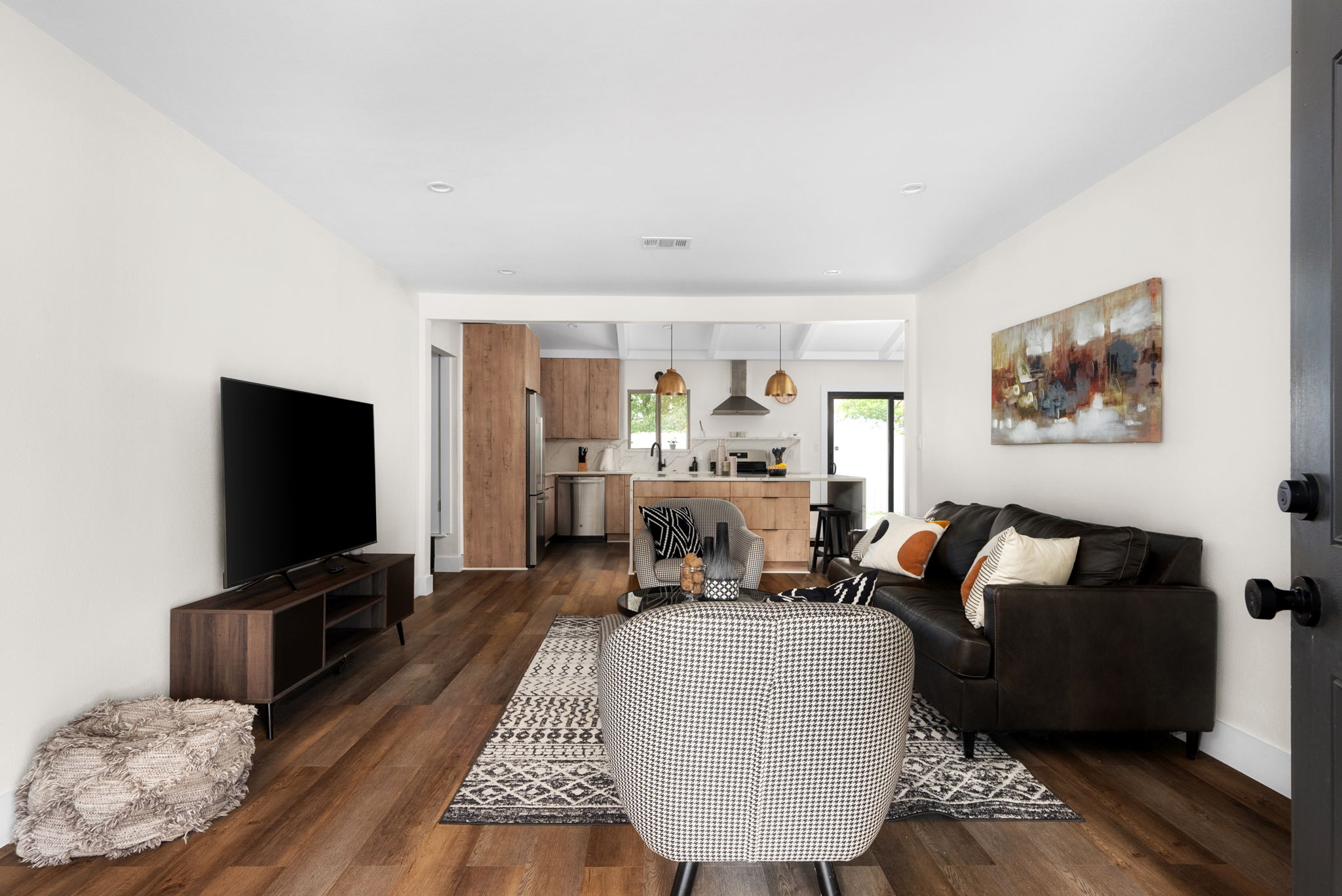 3BR * Sleeps 6 * Near Q2 | SXSW | North/Central photo 3