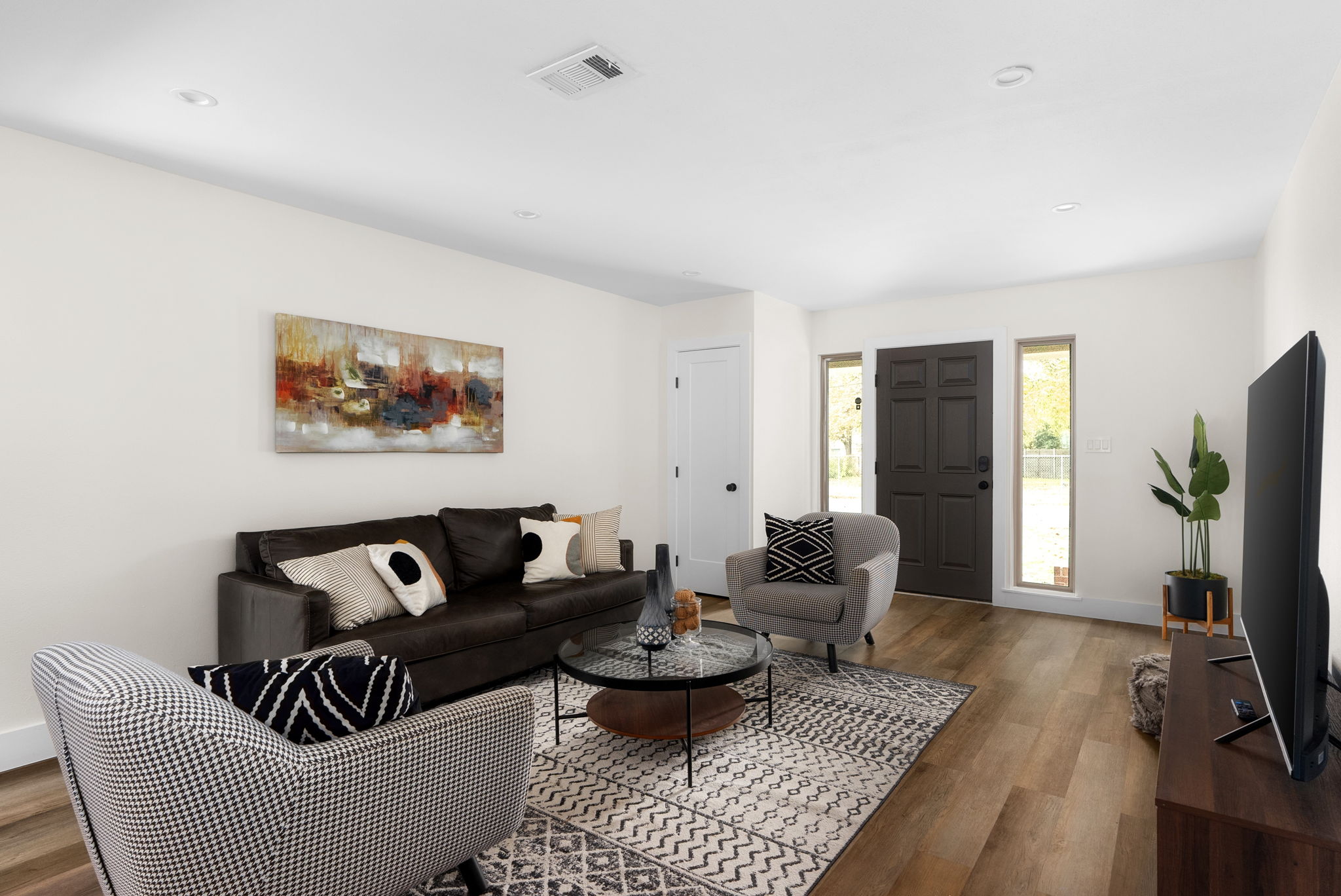 3BR * Sleeps 6 * Near Q2 | SXSW | North/Central photo 2