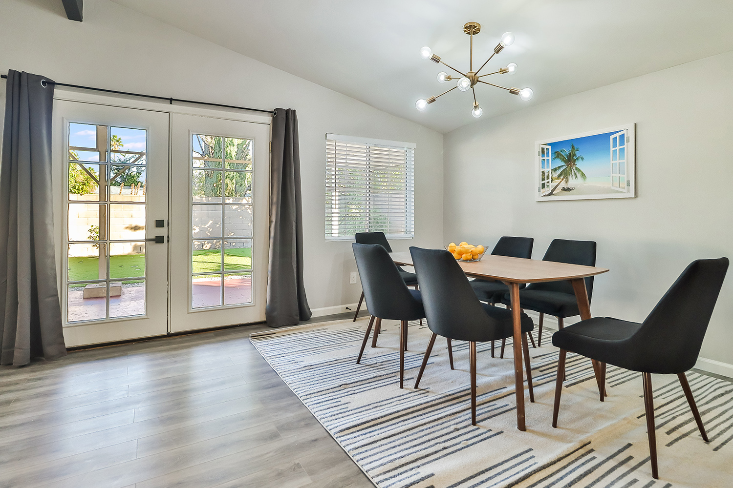 Modern Comfort & Remote Work Ready – Pet-Friendly  photo 2