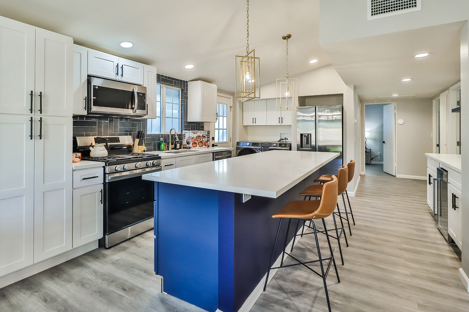 Modern Comfort & Remote Work Ready – Pet-Friendly  photo 5