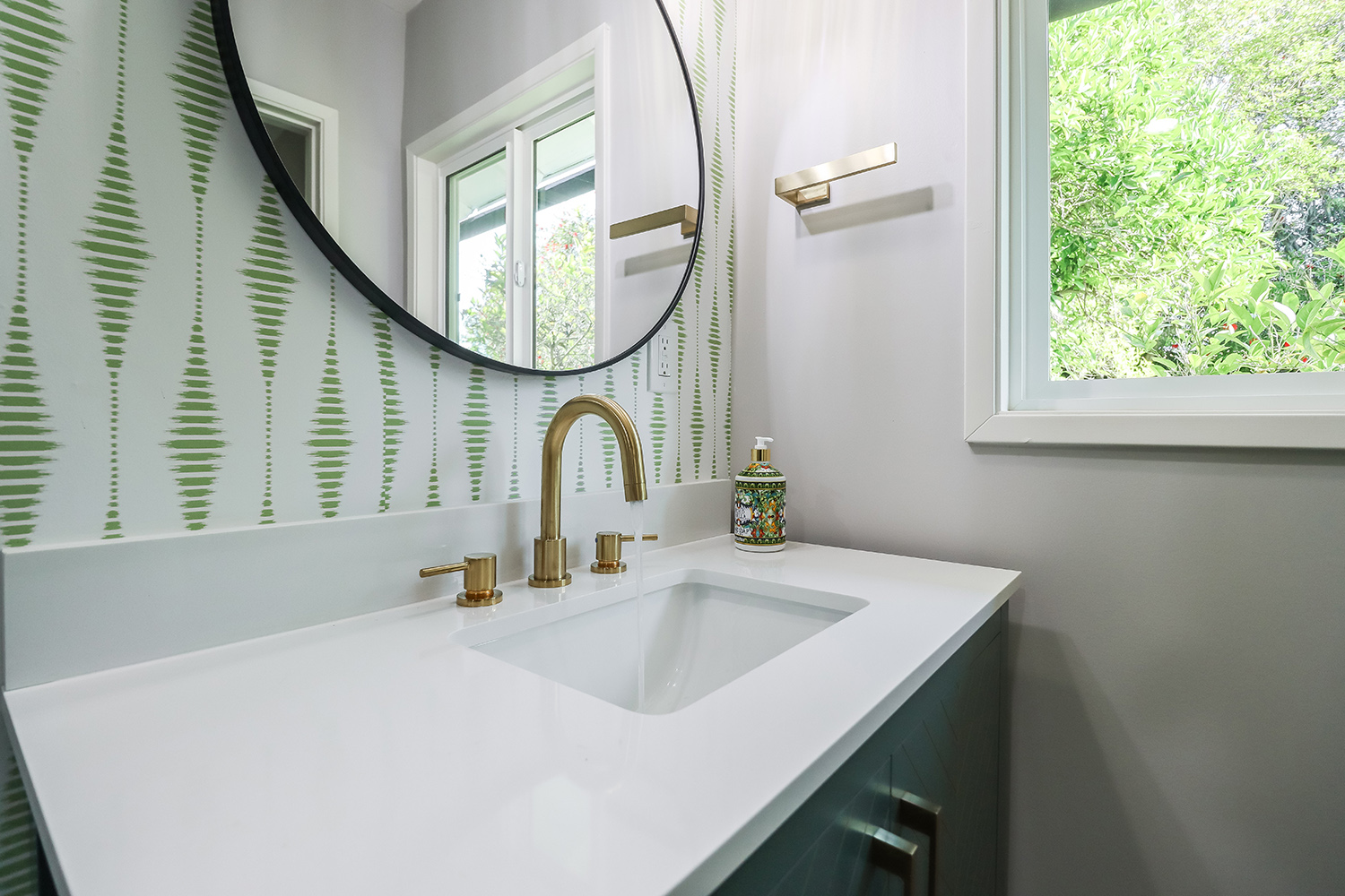  Stylish & Pet-Friendly  Home in Woodland hills  photo 4