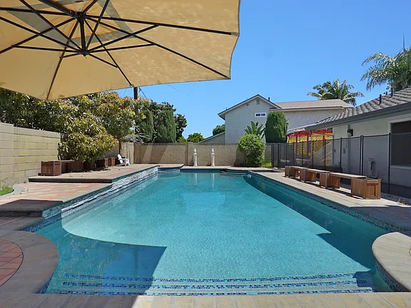 Beautiful Large House In Westmont Community  photo 5