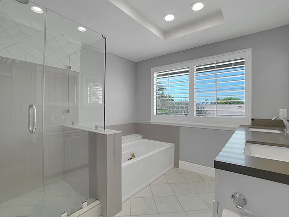 Beautiful Large House In Westmont Community  photo 3