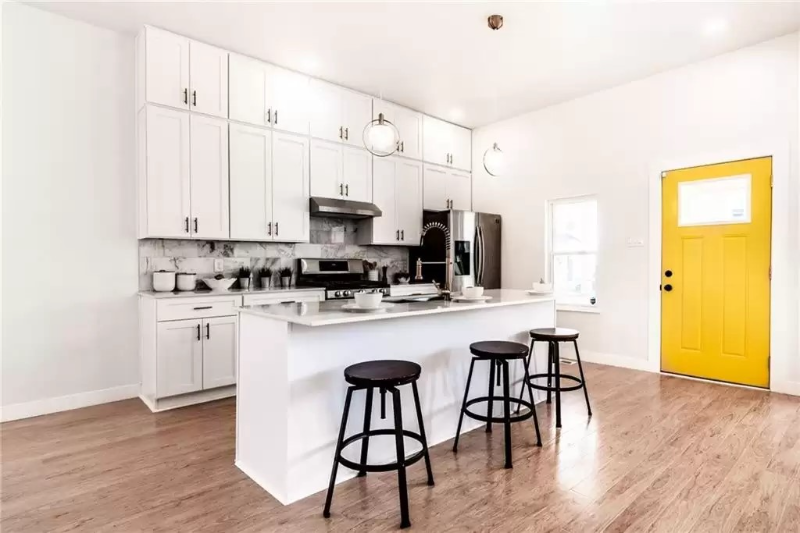 3 Bed/2.5 Bath Furnished Home in Fountain Square photo 3