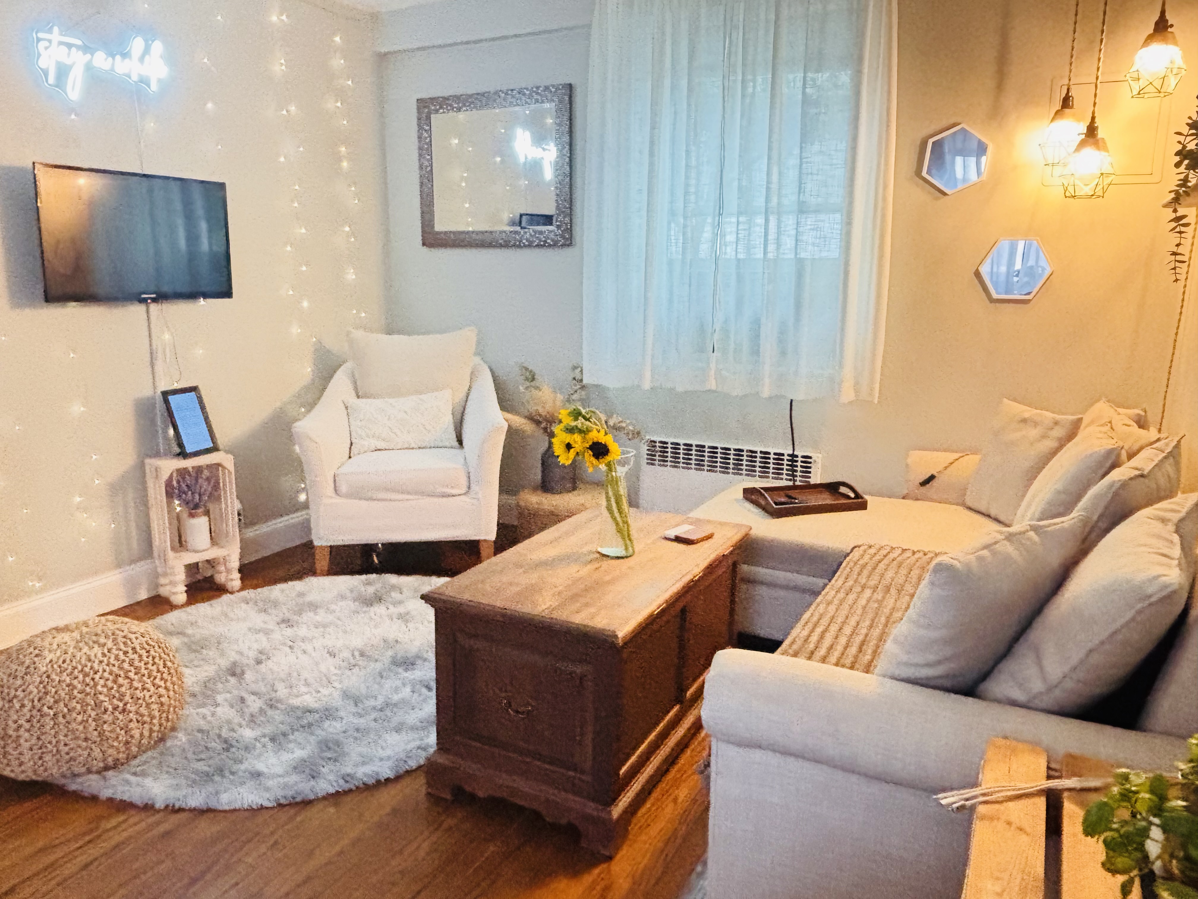 Safe Apt-walk toTrain-McLean Ave, 30mins to NYC photo 2