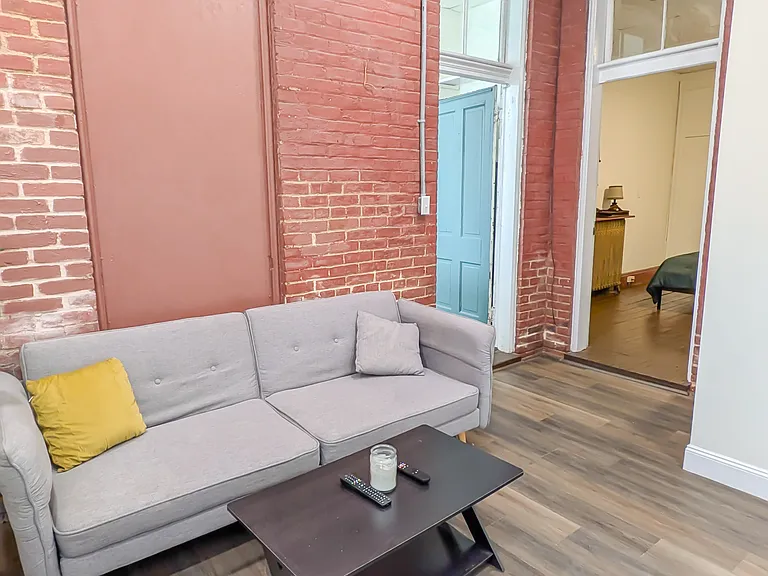 Fully Furnished 1-Bedroom Apartment – $950 photo 4