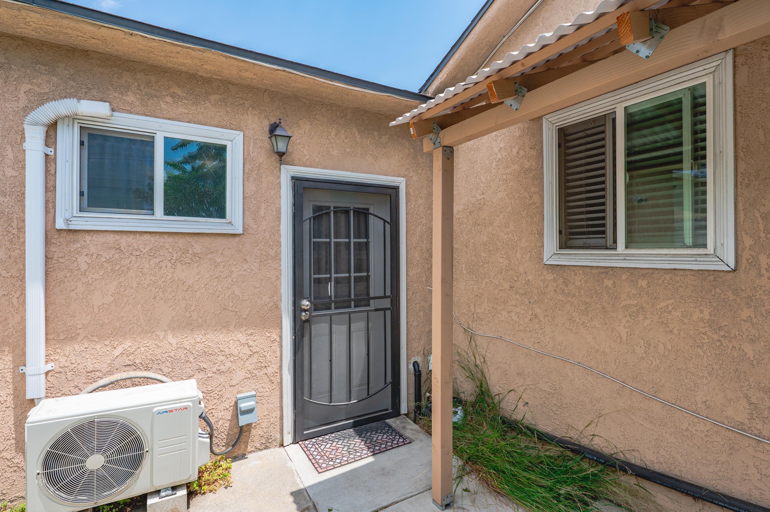 Spacious & Bright Home Fully Equipped Near ONT photo 3