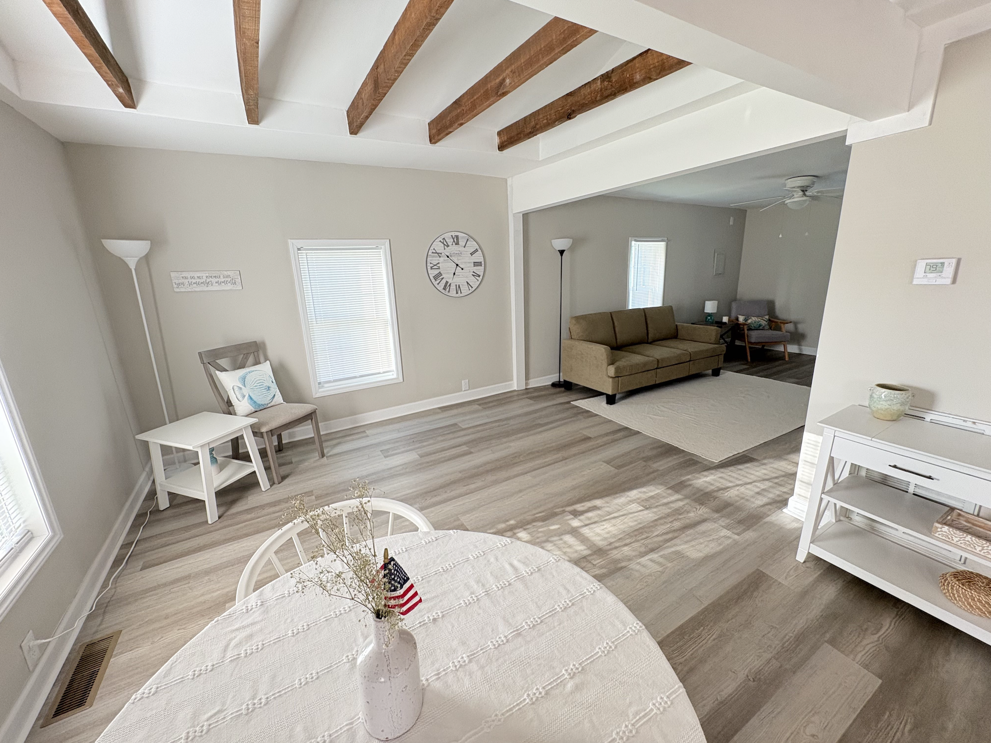 Entire House, Renovated & Furnished photo 3