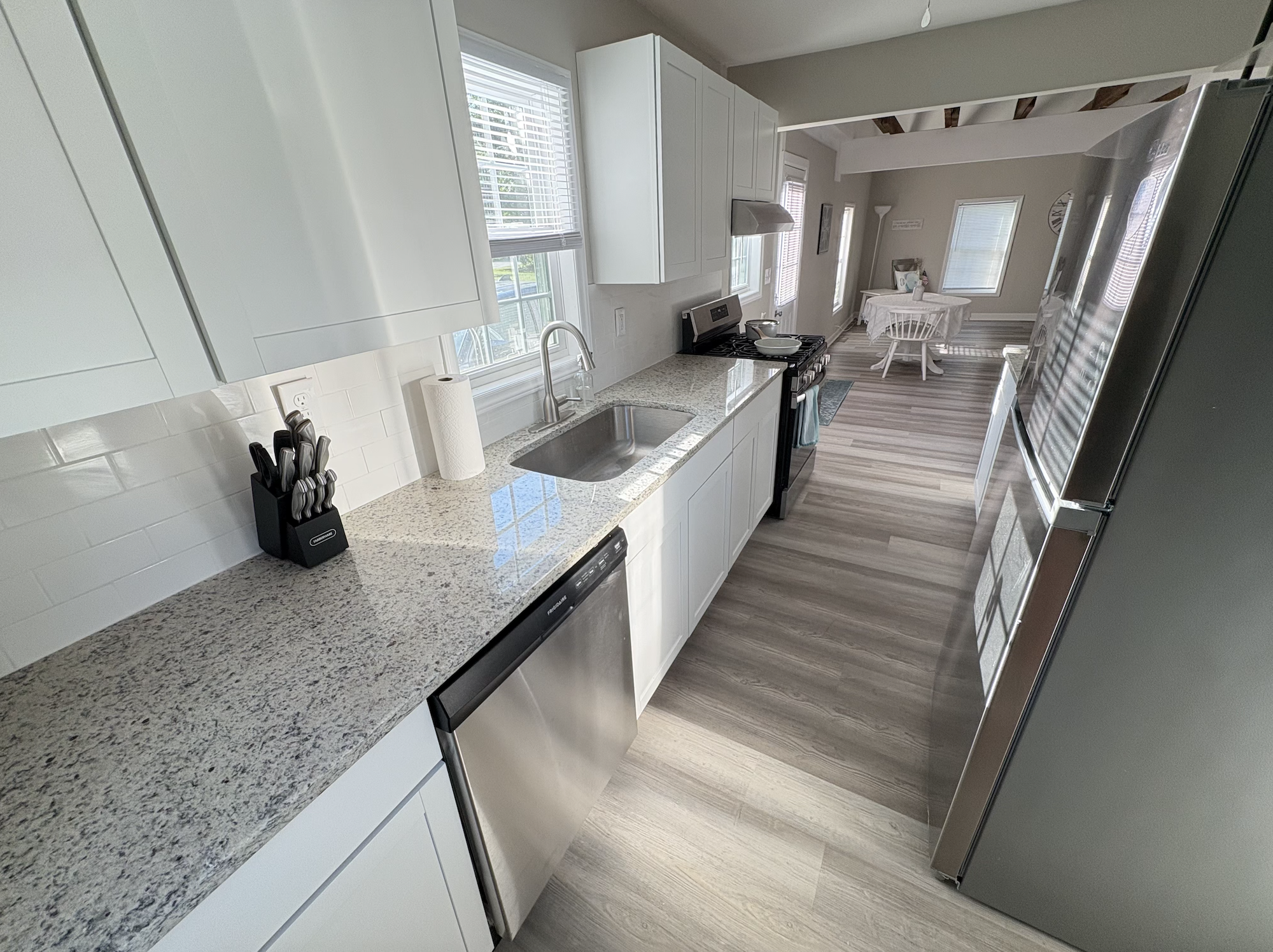 Entire House, Renovated & Furnished photo 5
