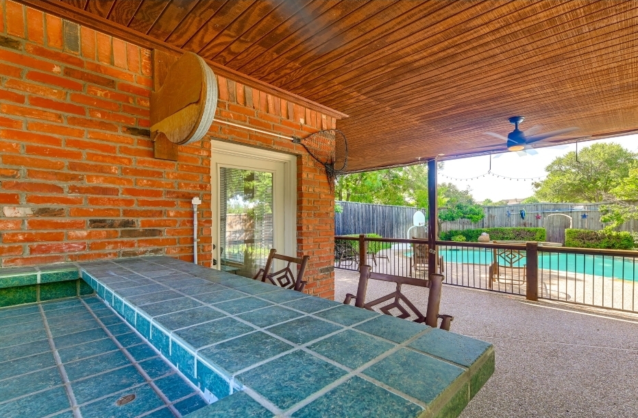 Warm  Family Oasis photo 3