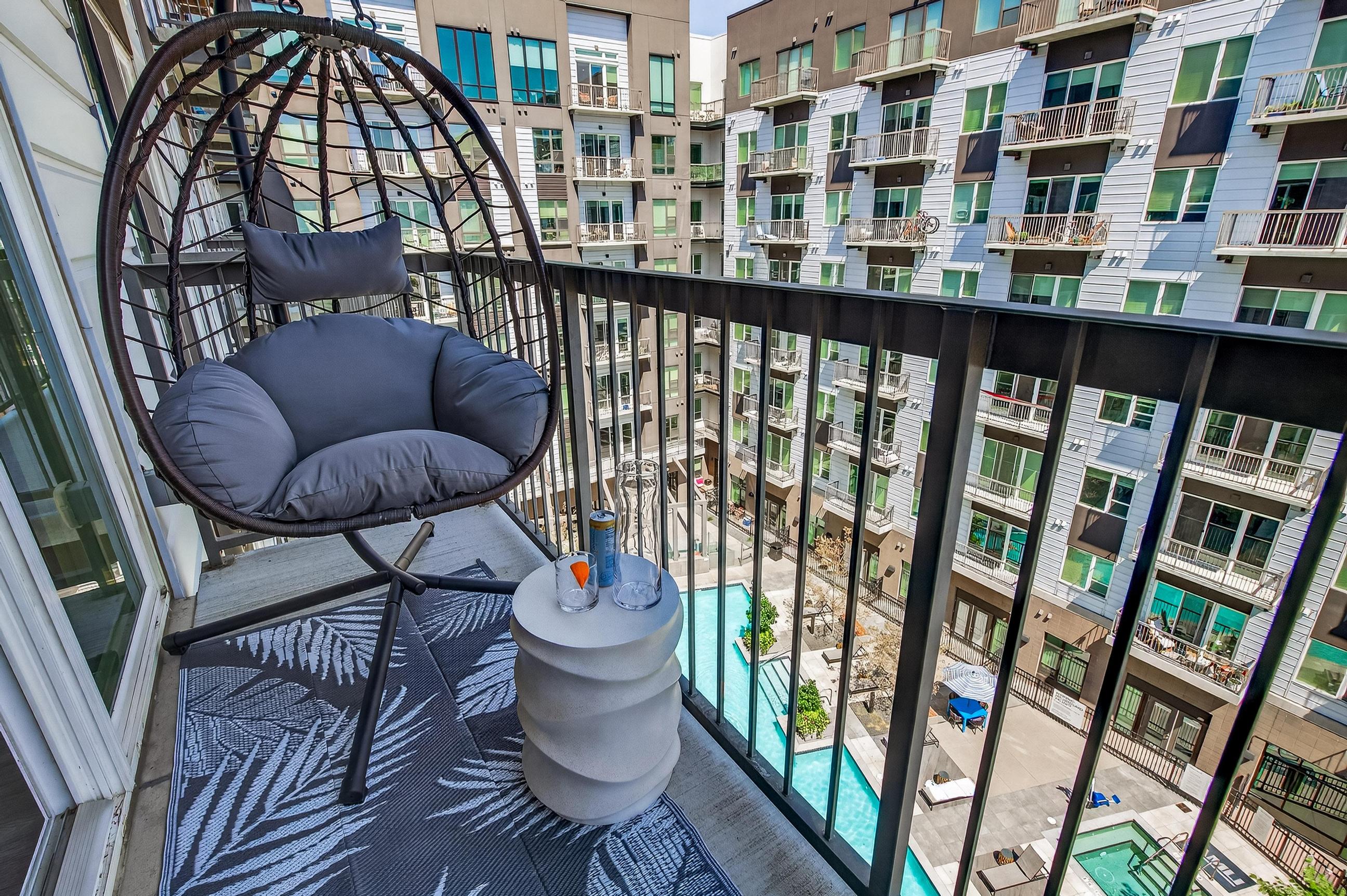 Luxe RiNo 1 BR | Gym + Parking photo 2