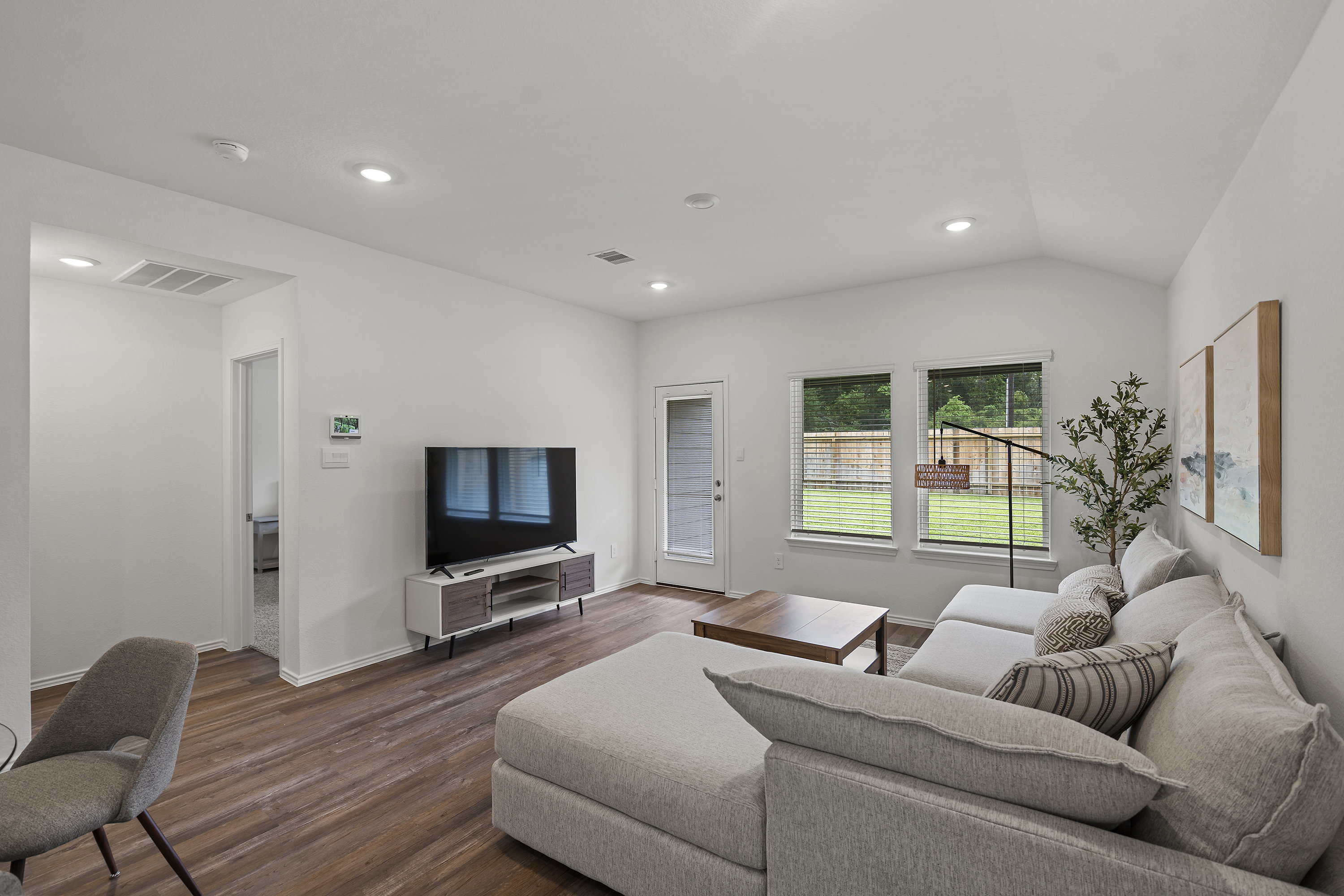 New Home near IAH airport, Pets welcome, Spring TX photo 4