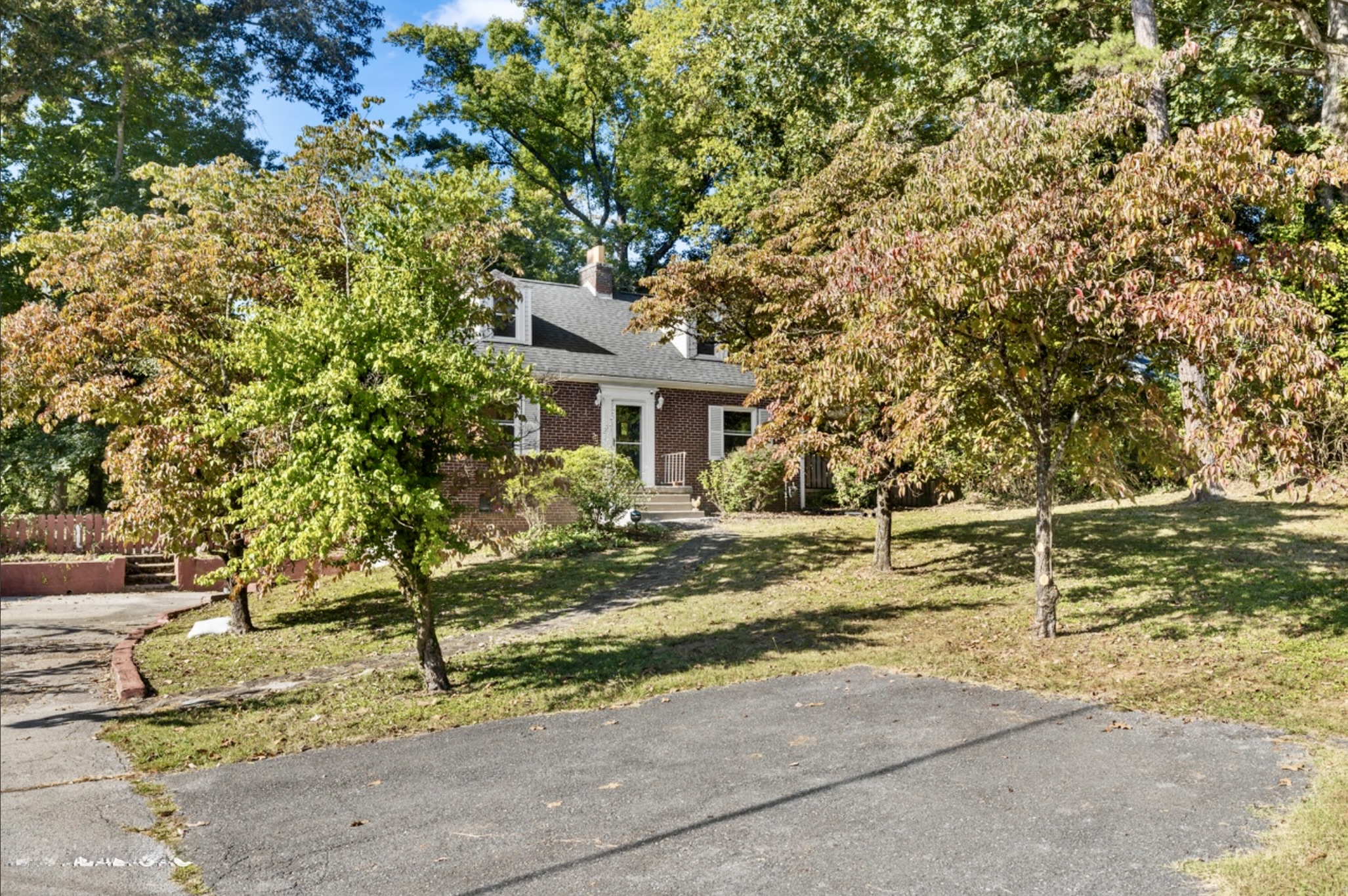 Cozy Brick Cottage photo 2