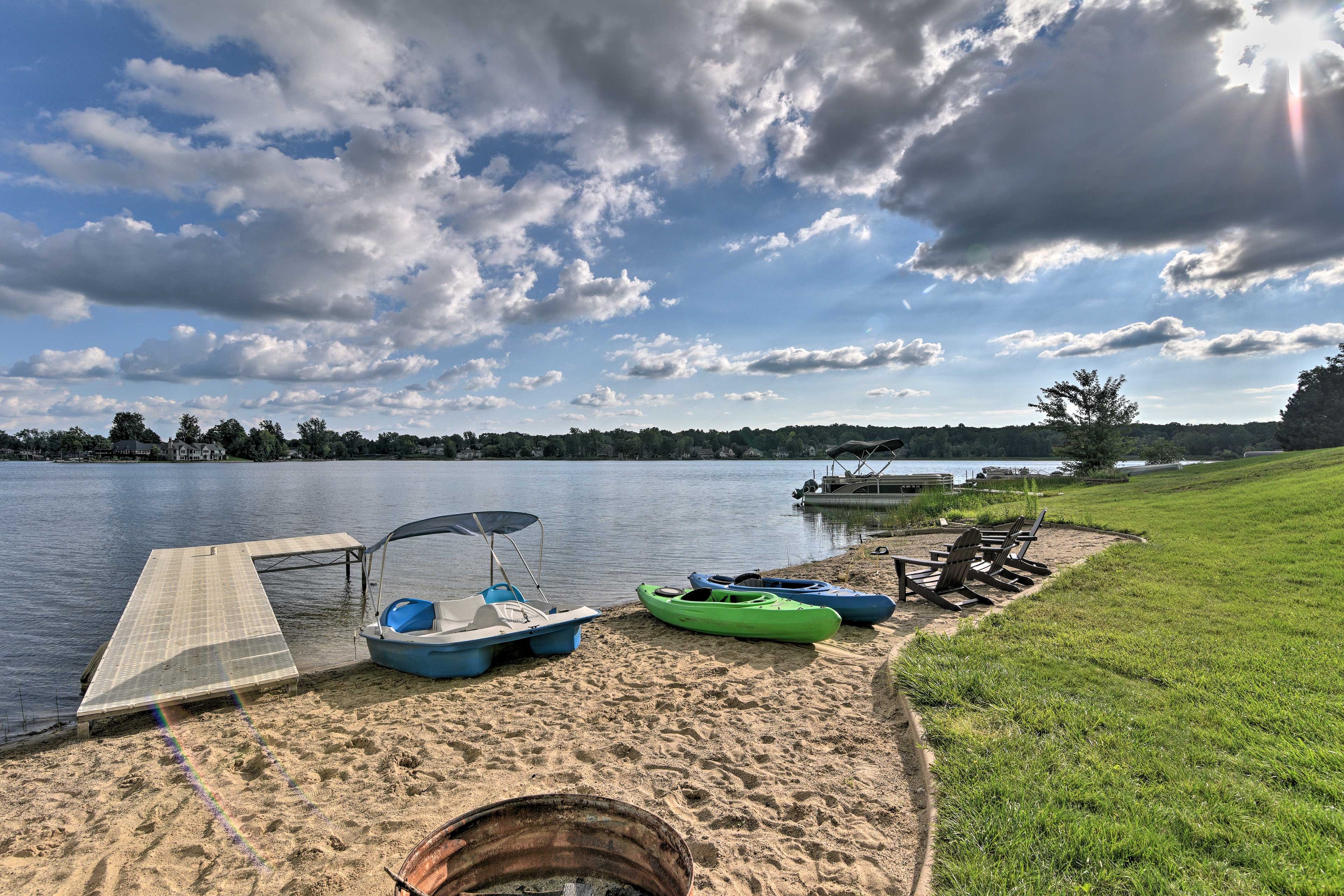 Lakefront Fully Furnished 3 bedroom 2.5 bath  photo 4