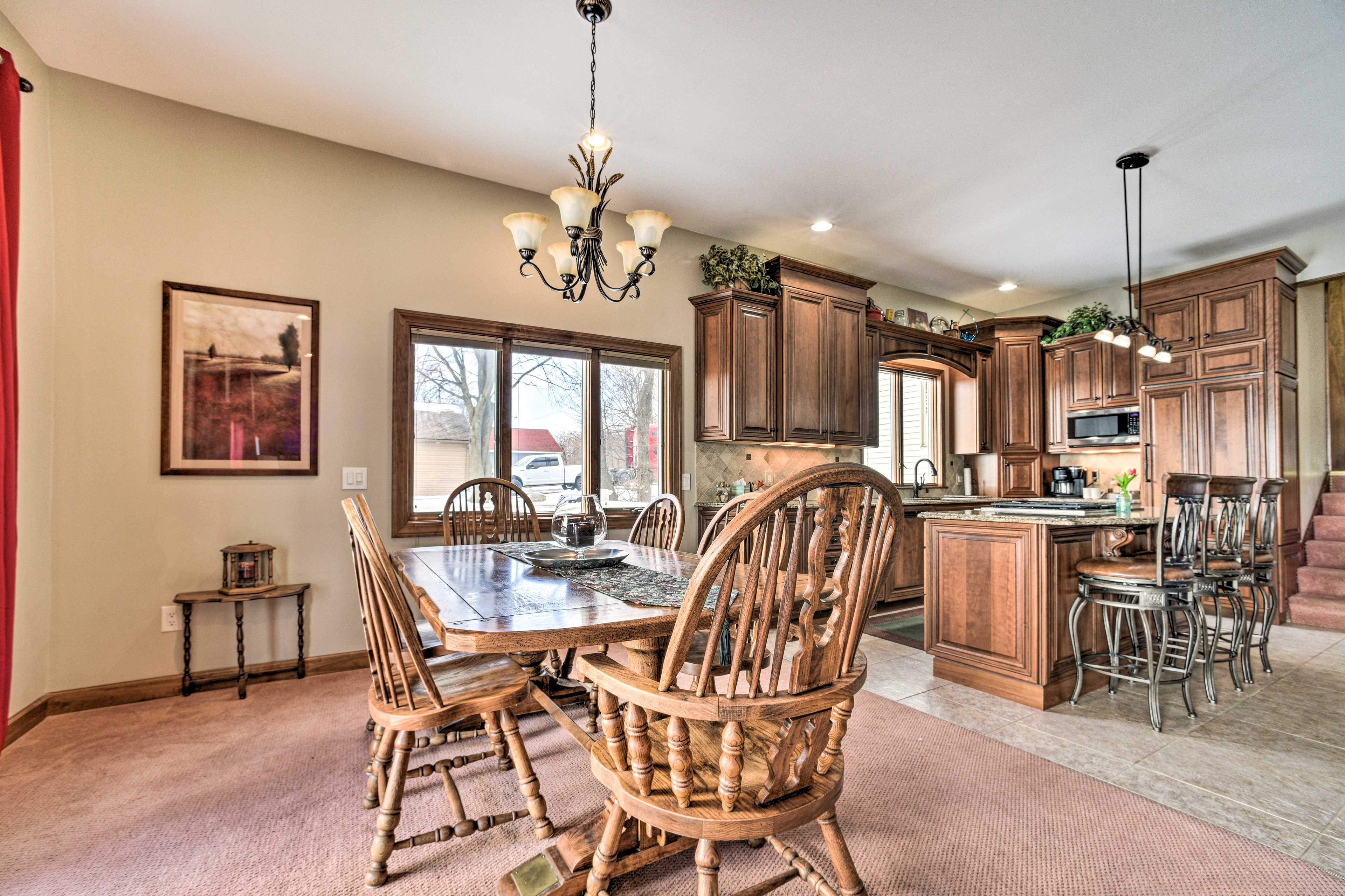 Lakefront Fully Furnished 3 bedroom 2.5 bath  photo 2