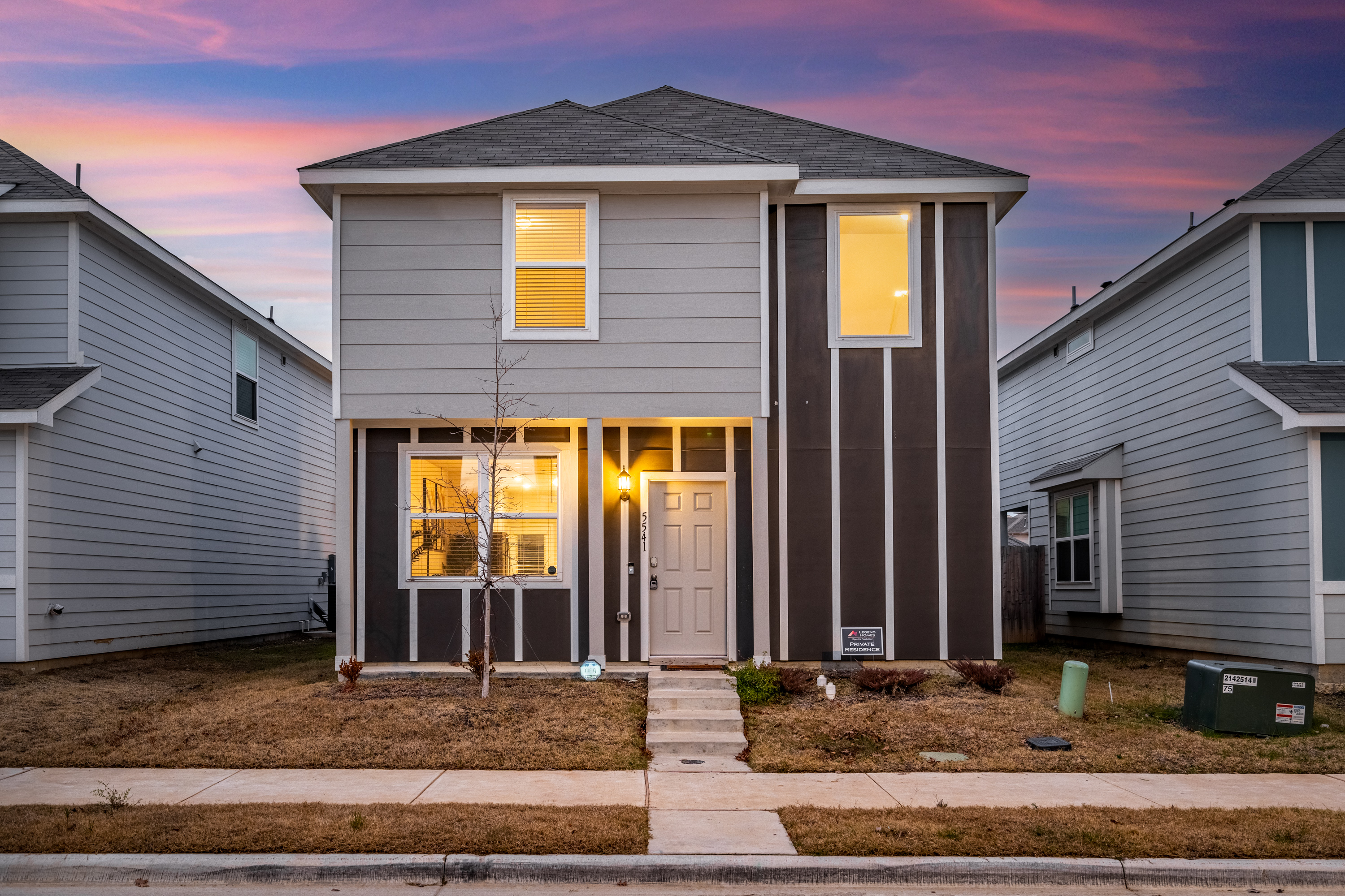 Fort worth// entire home//  photo 5