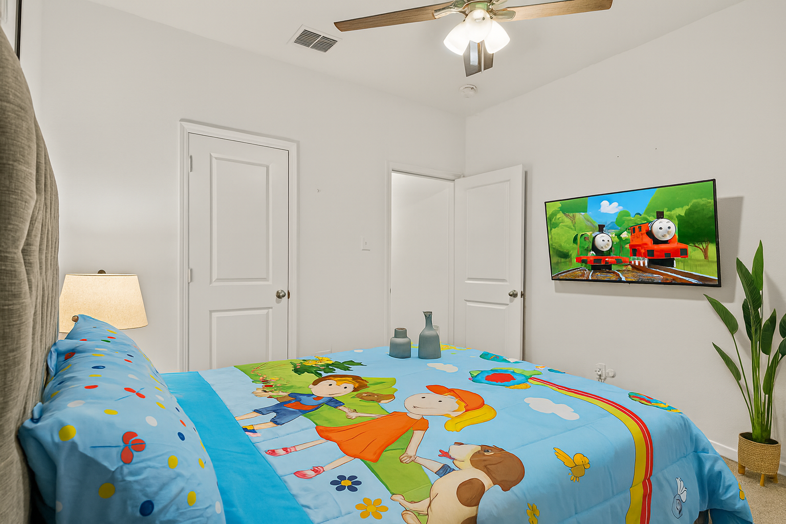 Lavon// entire home photo 3