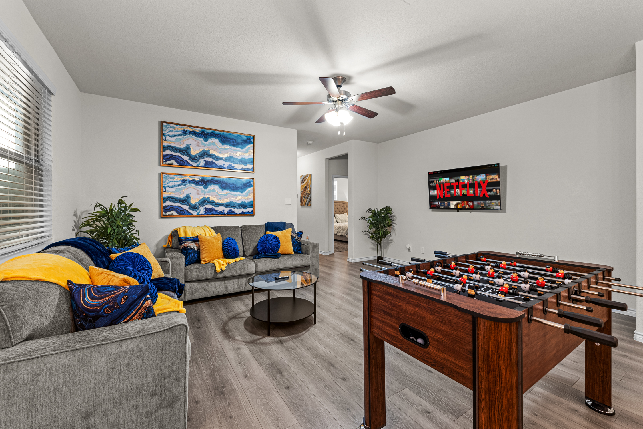 Aubrey// single floor// relaxing// entire home photo 2