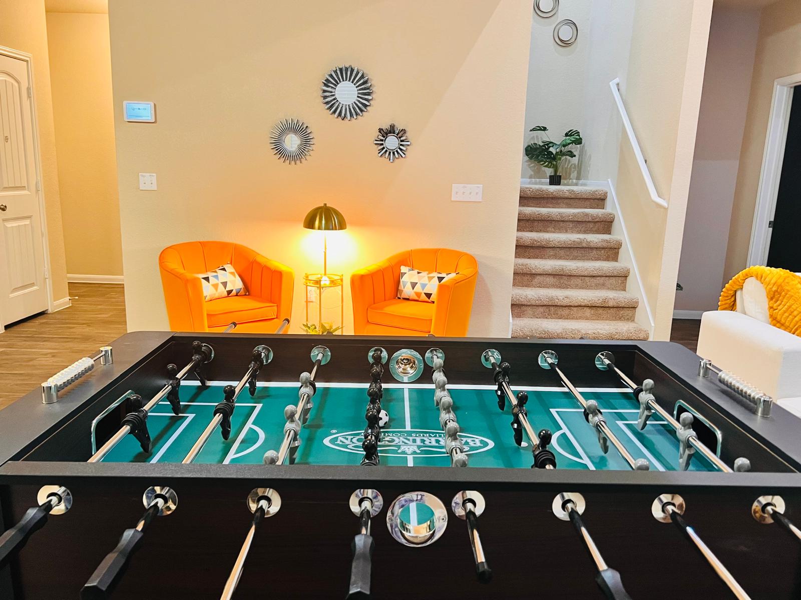 Kyle// Pool table, Foosball//spacious photo 3
