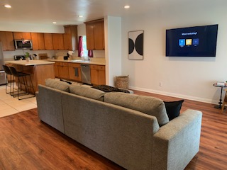 Conveniently located 2 bd LAX-Sofi Stadium- Space  photo 2