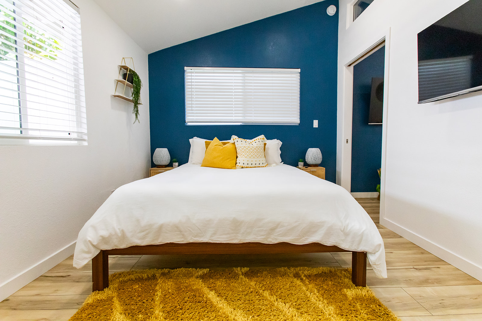 ✨Brand New Guest Suite✨2min to Beach + Parking! photo 4