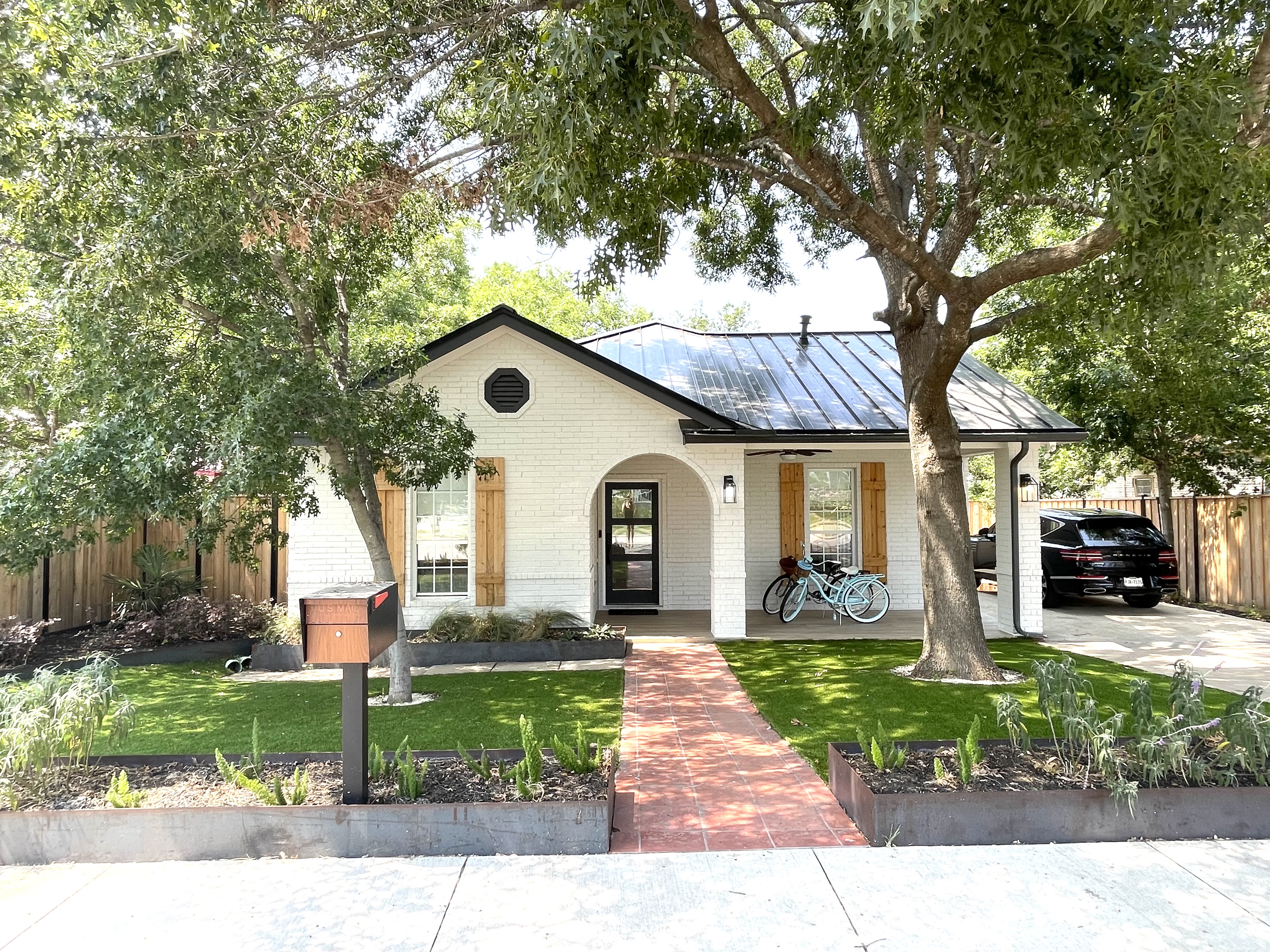 Stylish Furnished Bungalow/Walk to Gtown Square photo 2