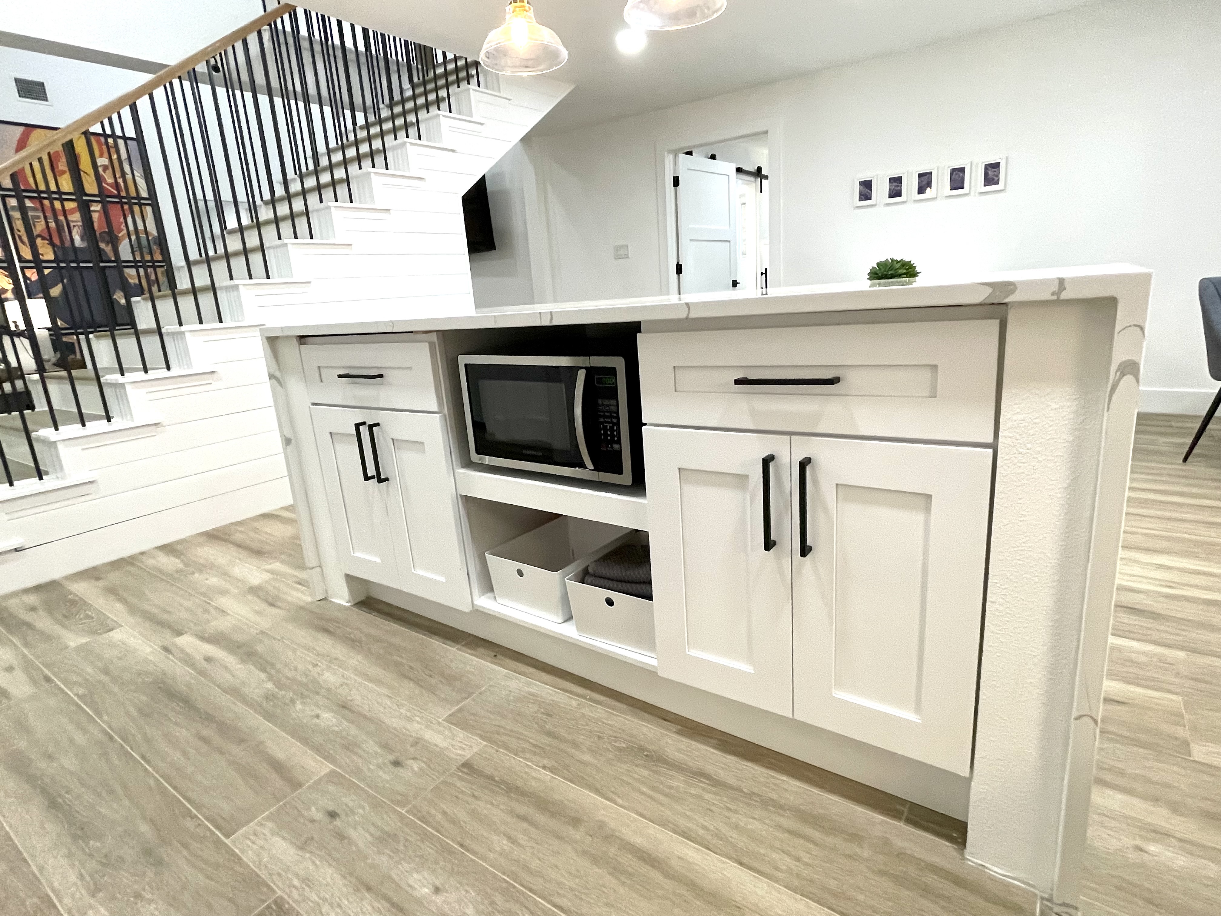 Stylish Furnished Bungalow/Walk to Gtown Square photo 4