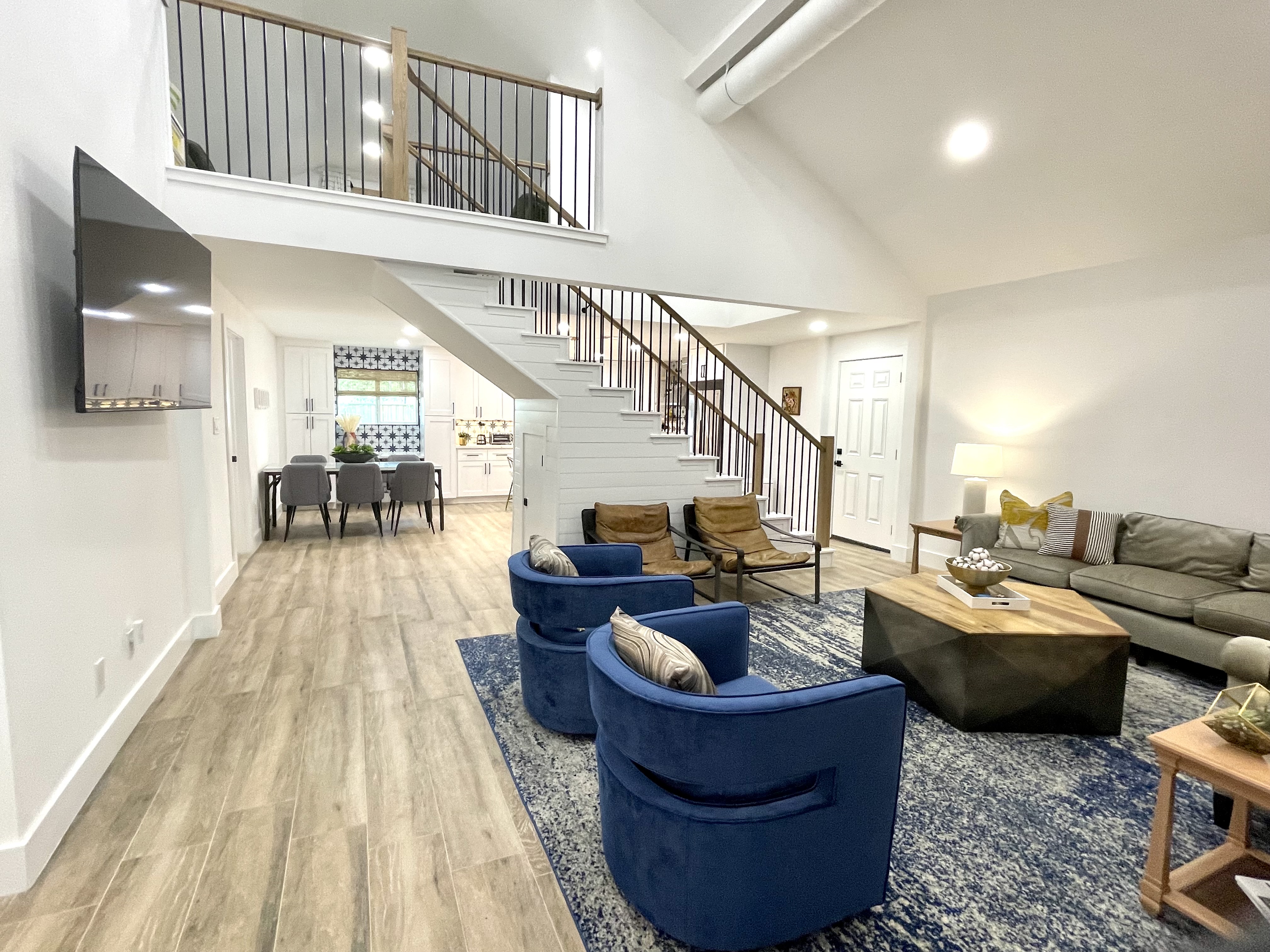 Stylish Furnished Bungalow/Walk to Gtown Square photo 5