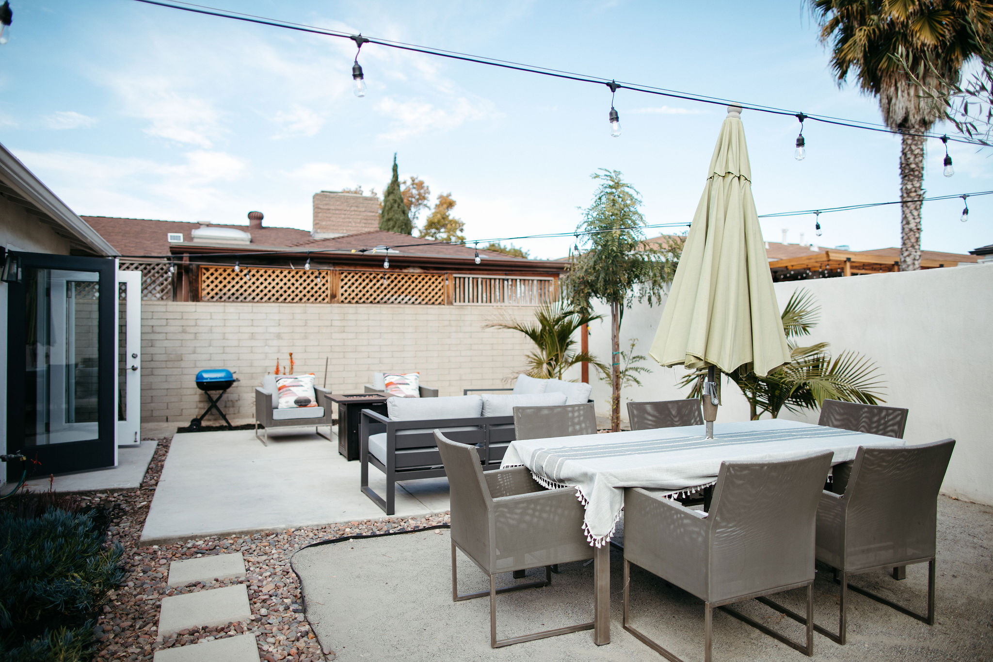 Cozy Casa | Modern Oasis with gorgeous Yard photo 2