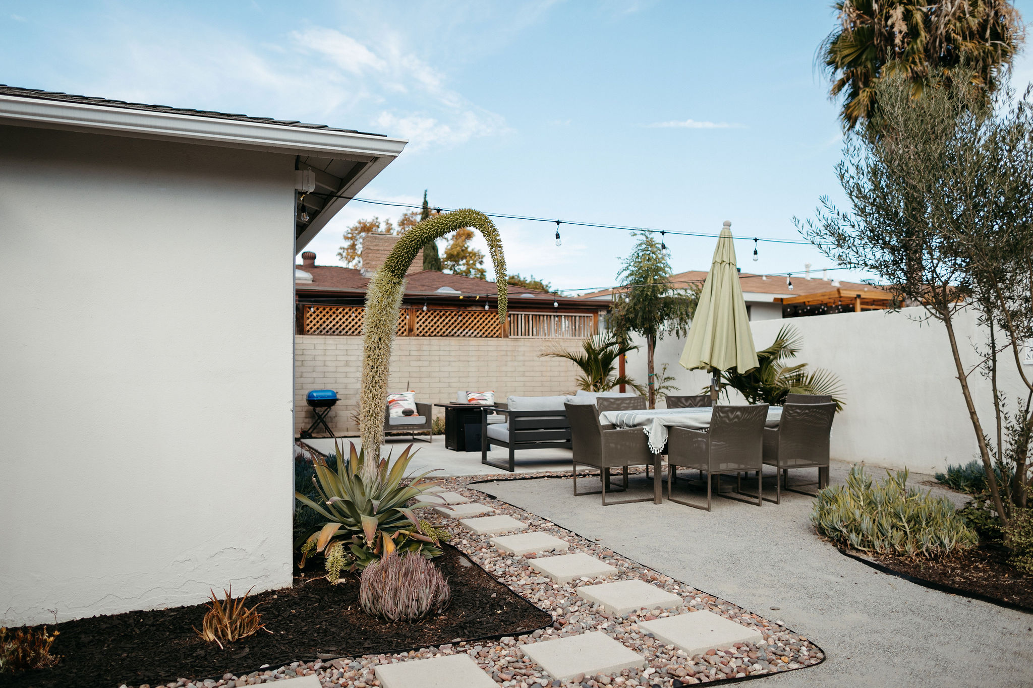 Cozy Casa | Modern Oasis with gorgeous Yard photo 5