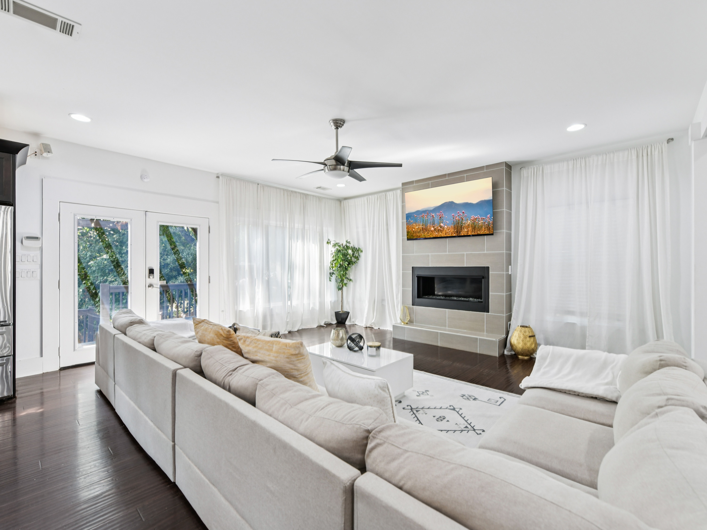 Luxurious home in N. Buckhead/ Brookhaven area photo 2