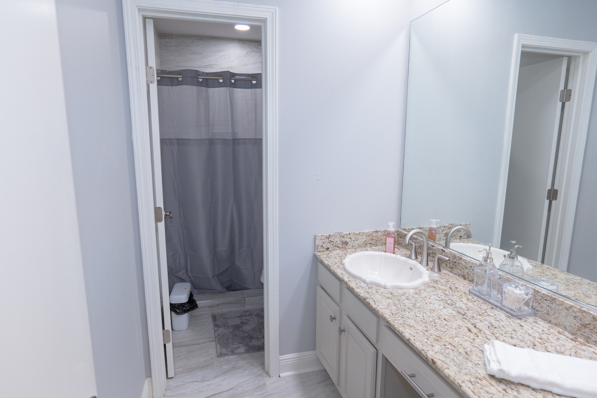4 Bed, 2 Bath Remodeled Home photo 2