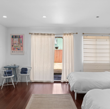 Solace at Bayhaus | 2 Bed | WFH | Laundry | Parkng photo 3