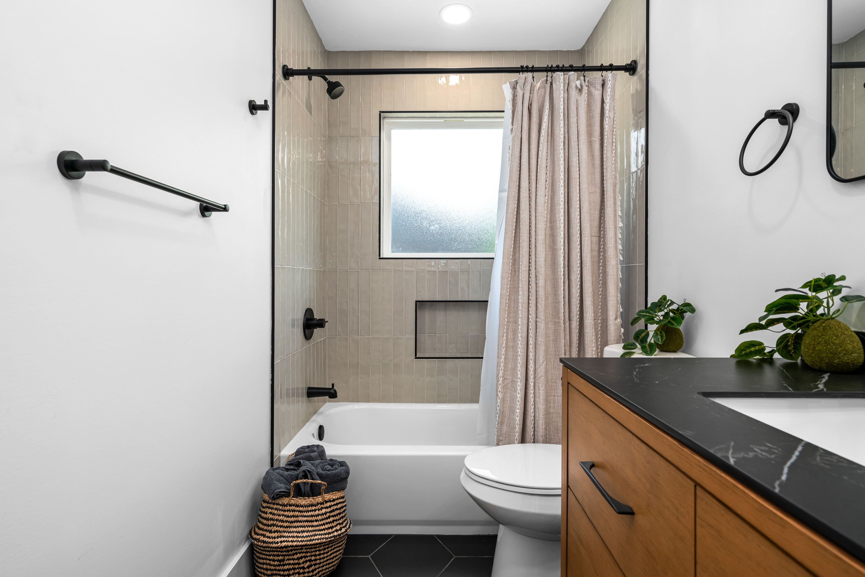 1 BDR in the HEART of Reynoldstown - 1 block from  photo 2