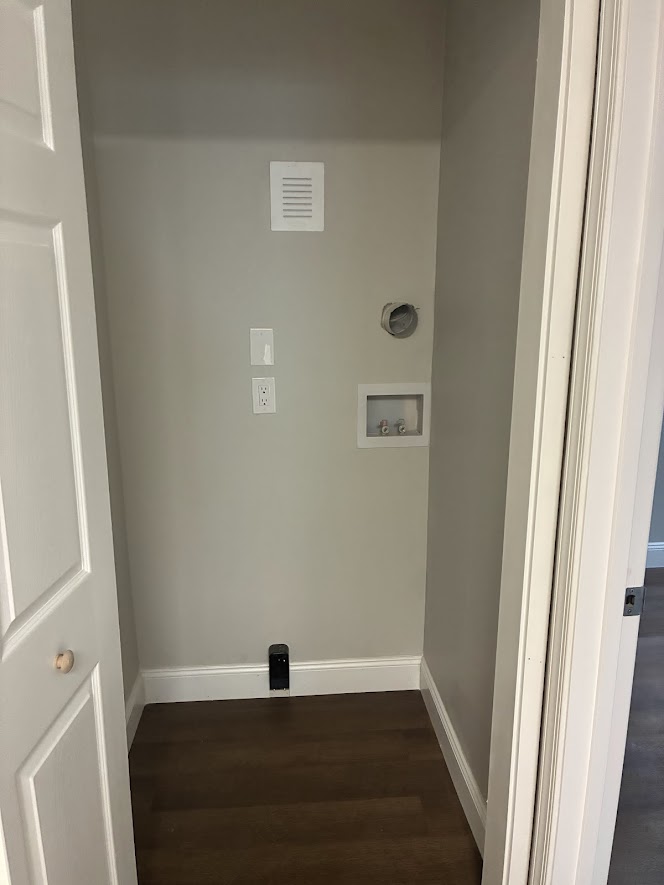 Newly Renovated 2 Bedroom / 1 Bath Apartment Be th photo 5