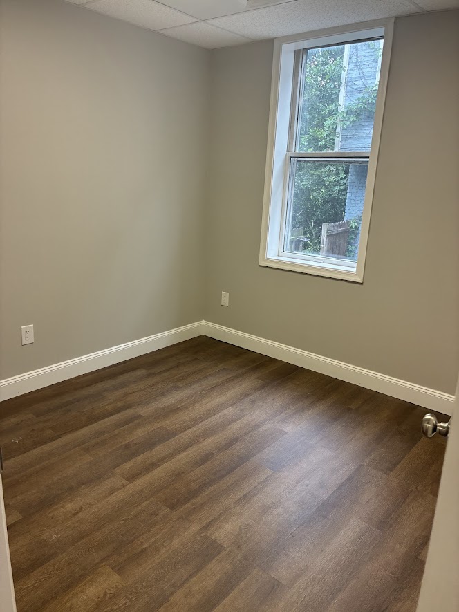 Spacious & Newly Renovated 3 Bedroom / 1 Bath Apar photo 5