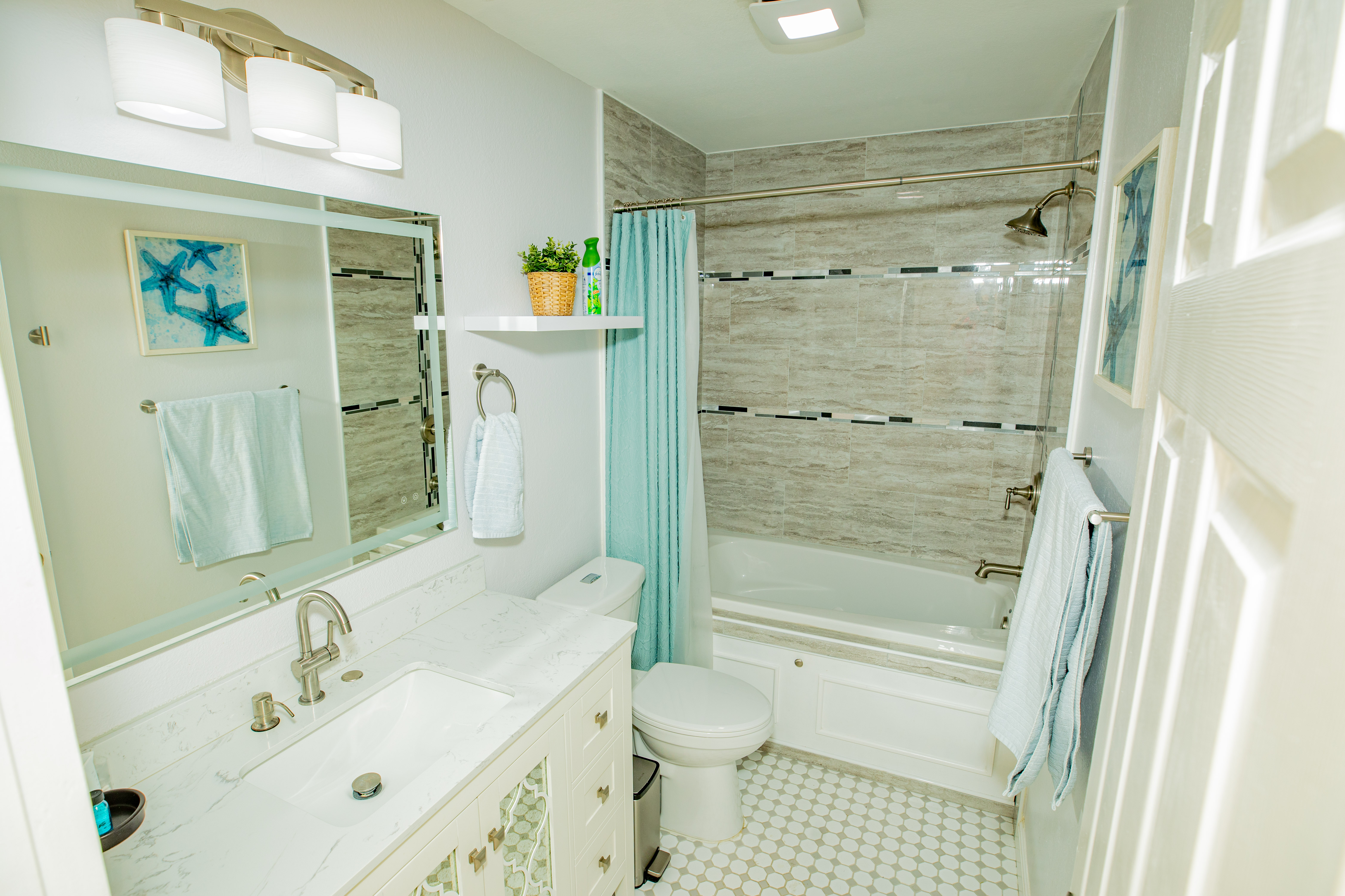 Cozy Italian Style 3 Bed Home (Newly Remodeled) photo 4