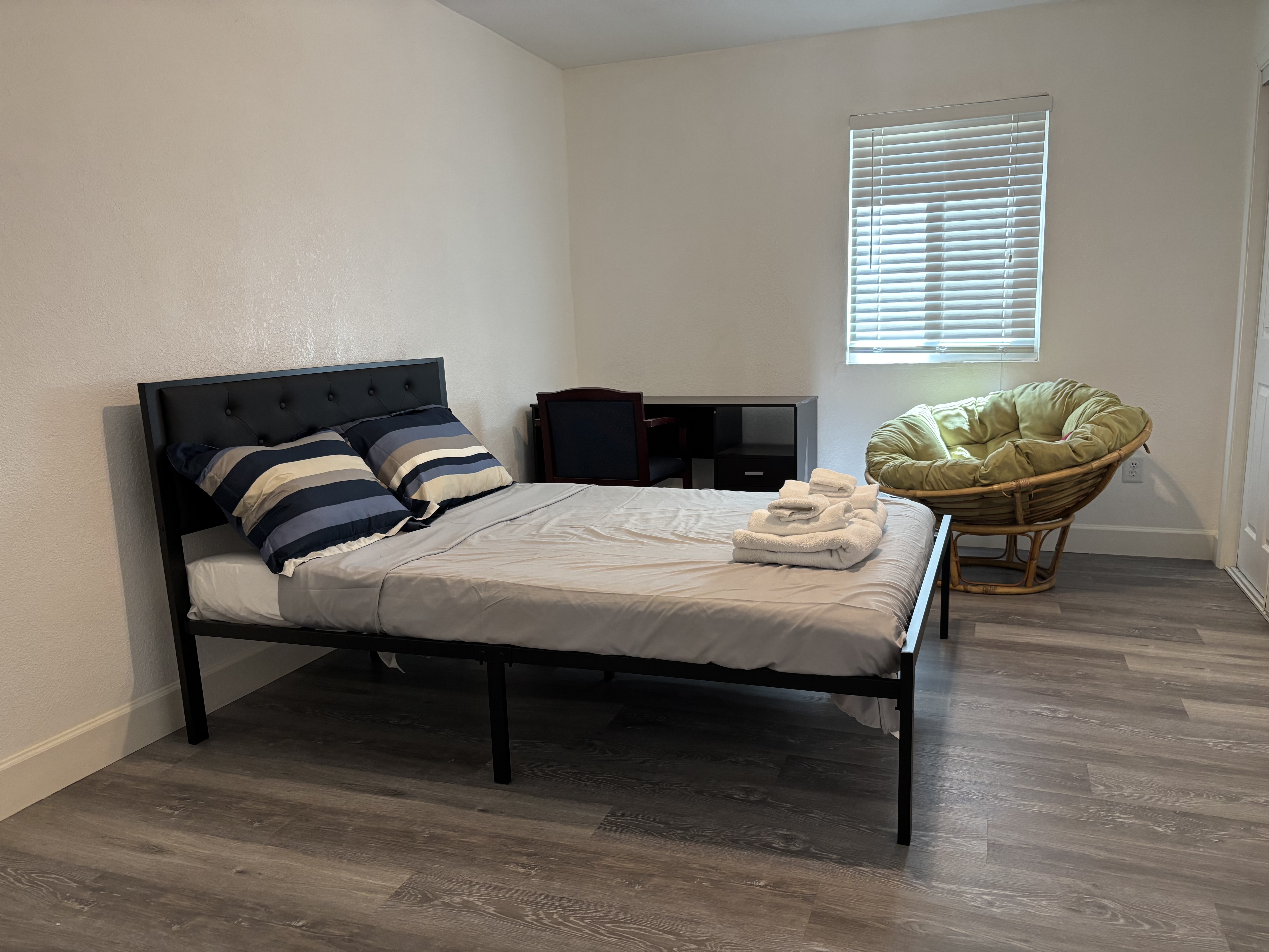 Spacious Pet-Friendly Midterm Rental/ 5 bedrooms photo 4